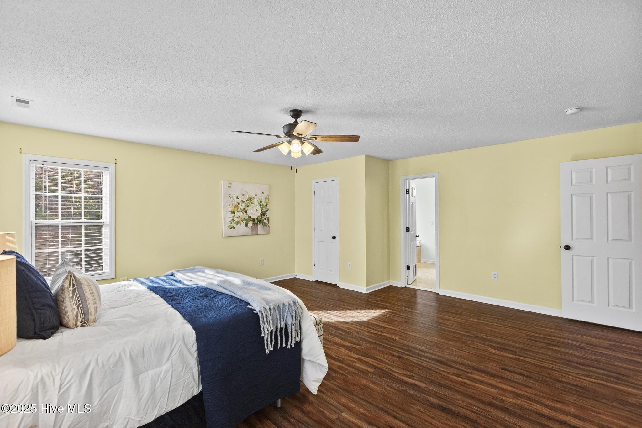 100546183 | Photo 36