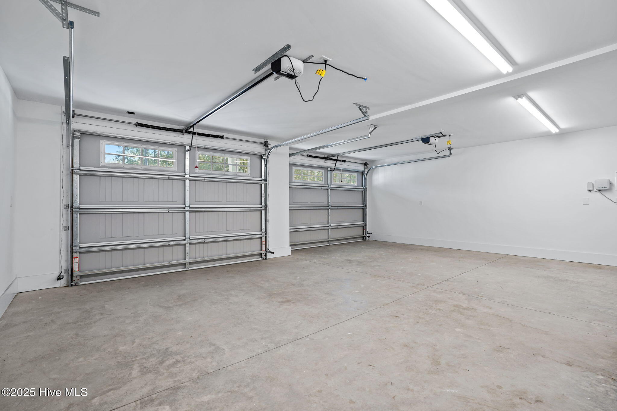 100535122 | Photo 25