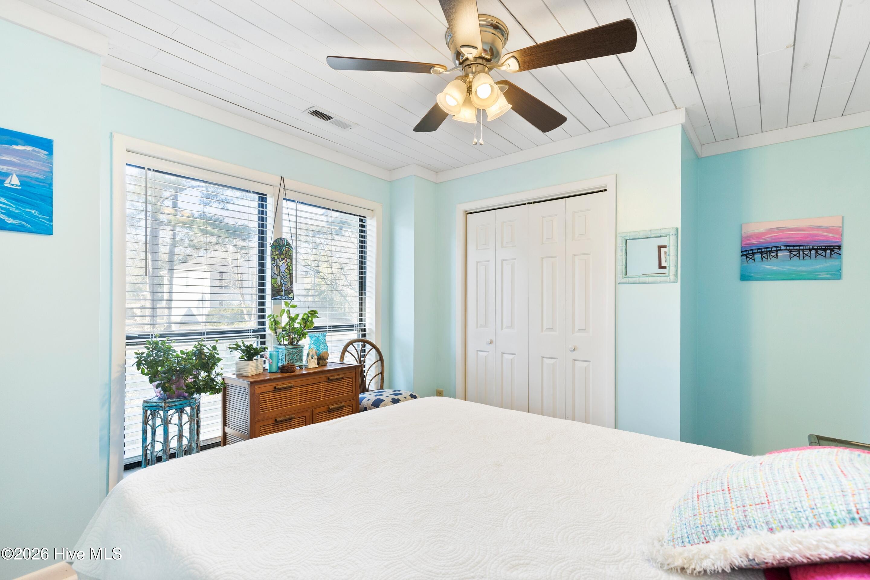 100550248 | Photo 41