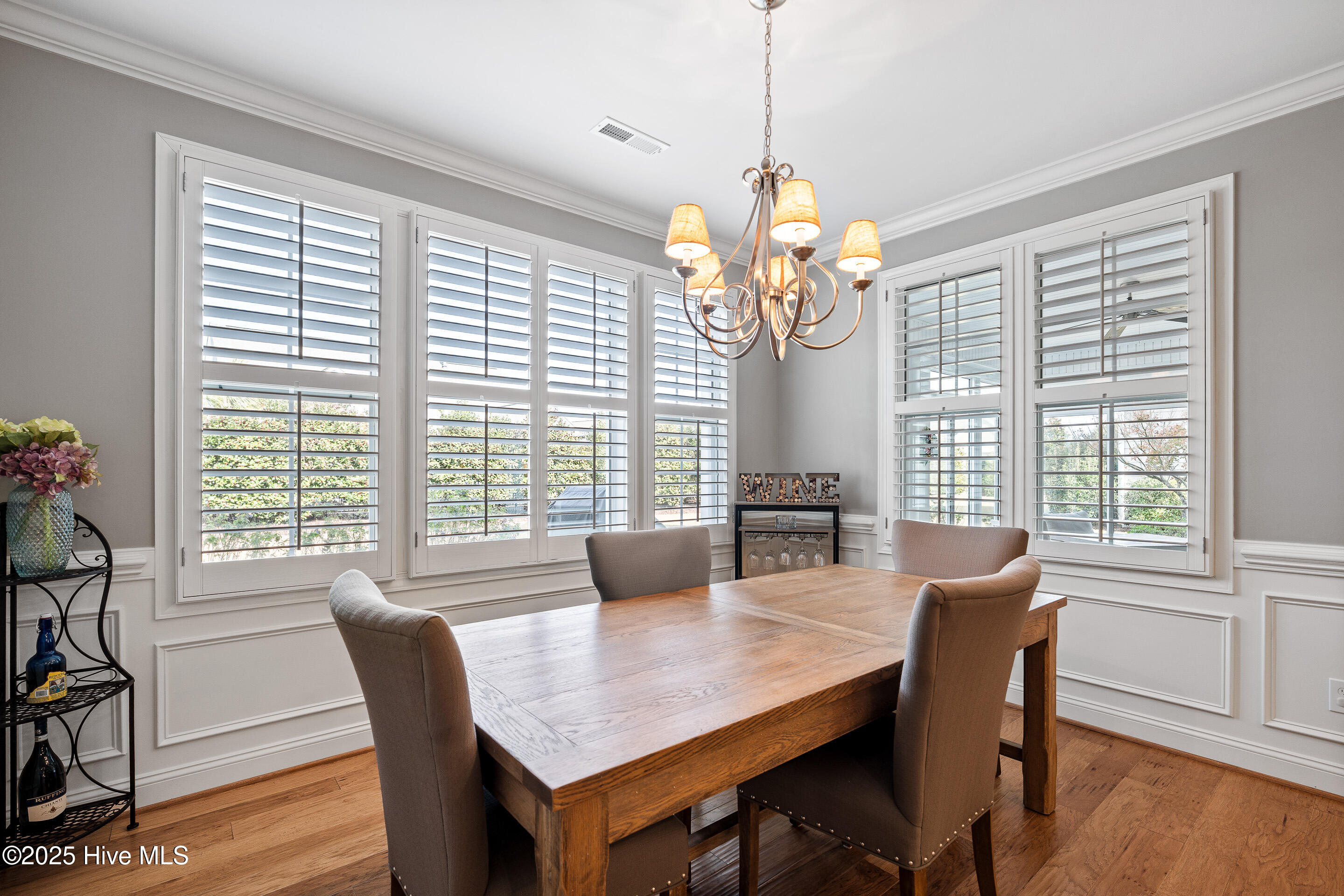 100543771 | Photo 26