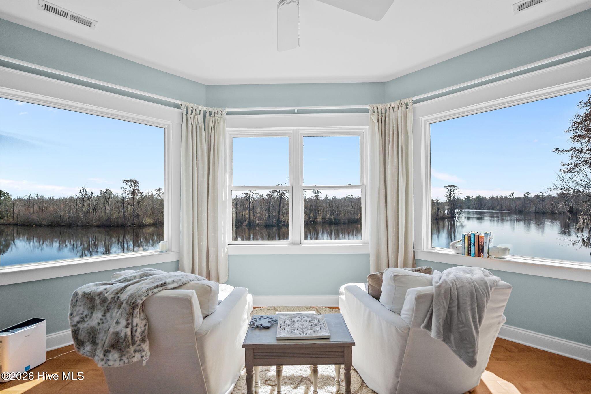 100555800 | Photo 37