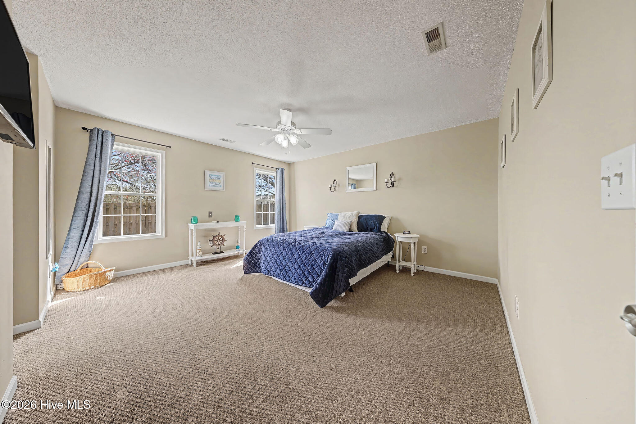 100560701 | Photo 21