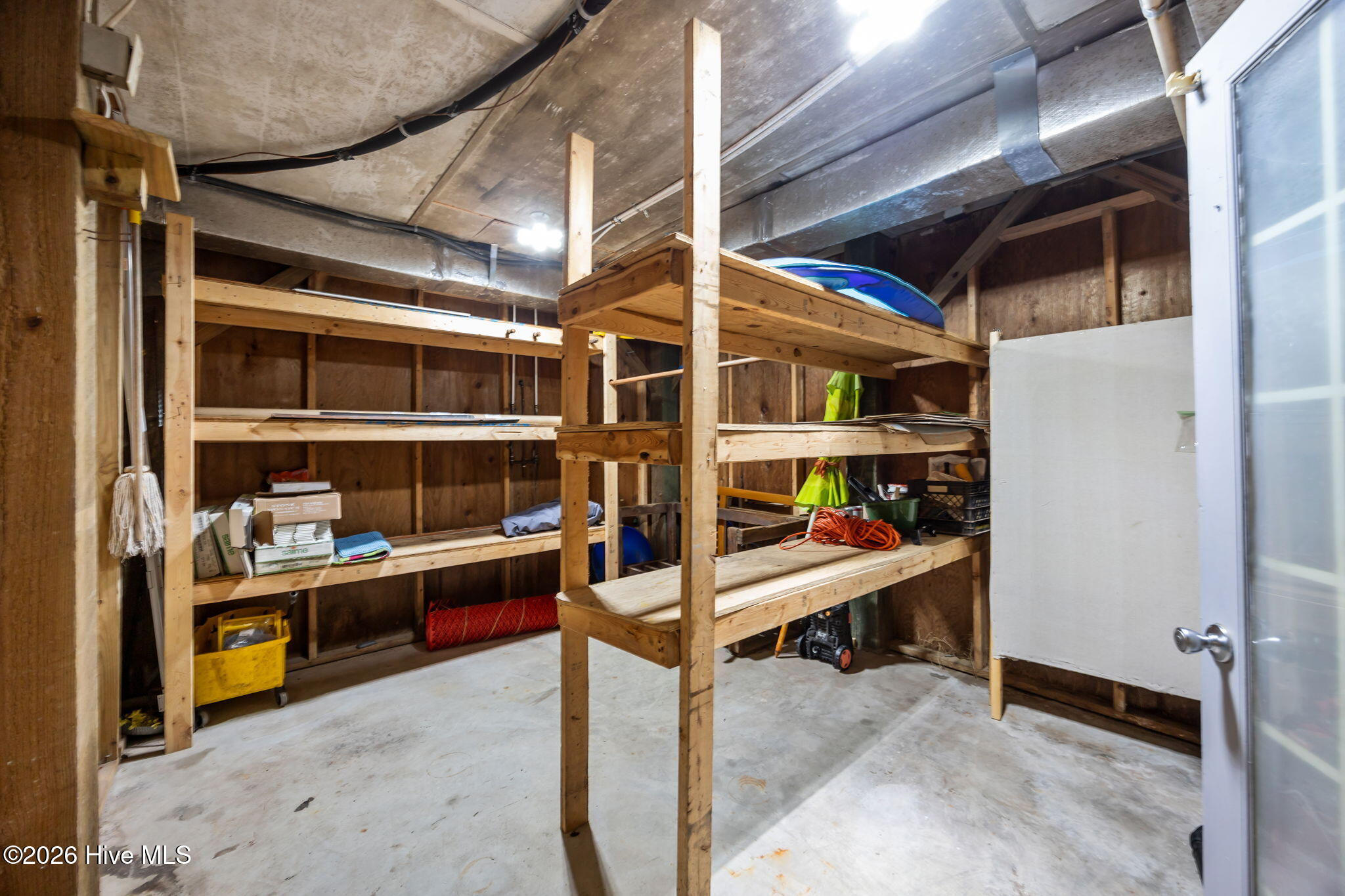 100545181 | Photo 36