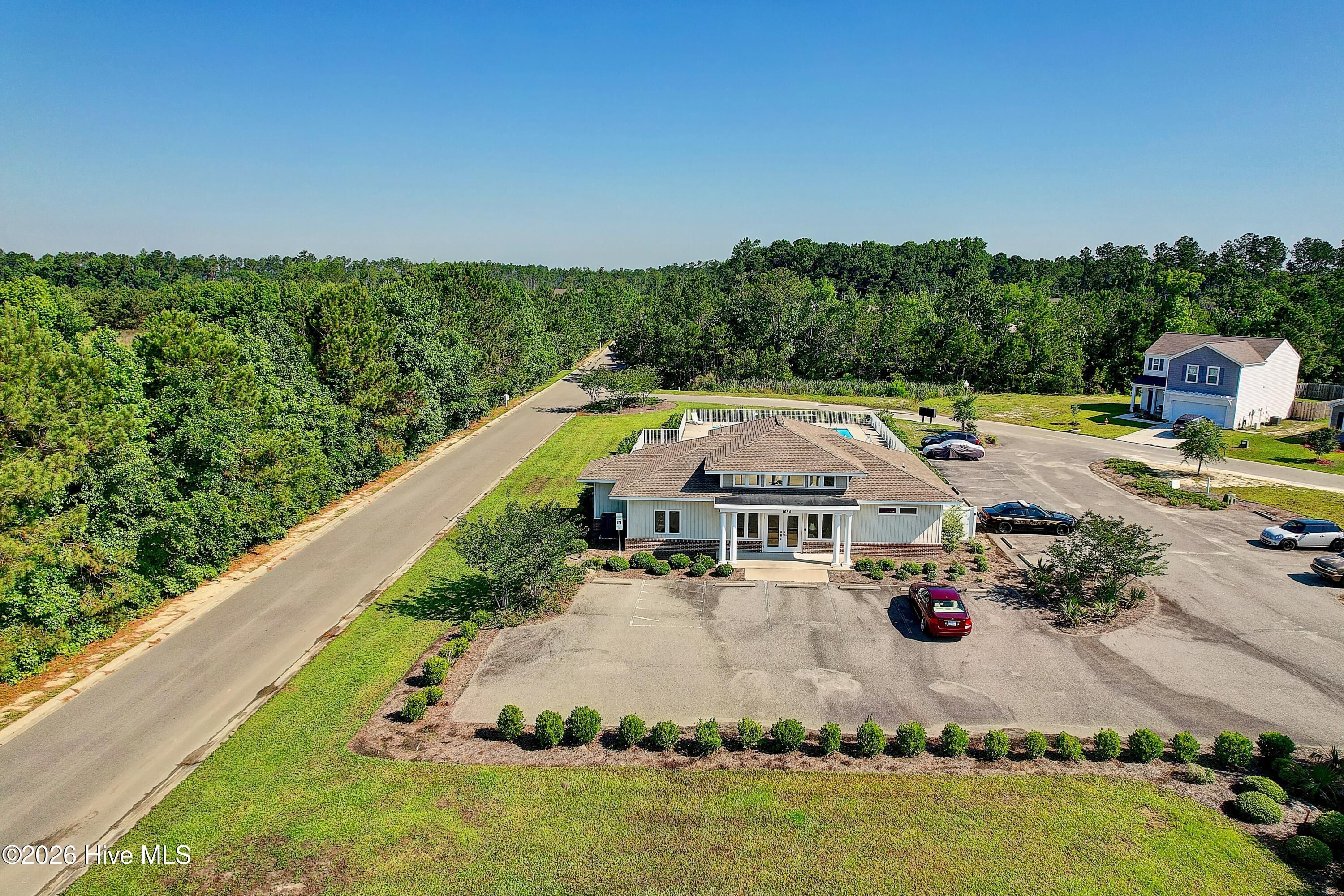 100549782 | Photo 50