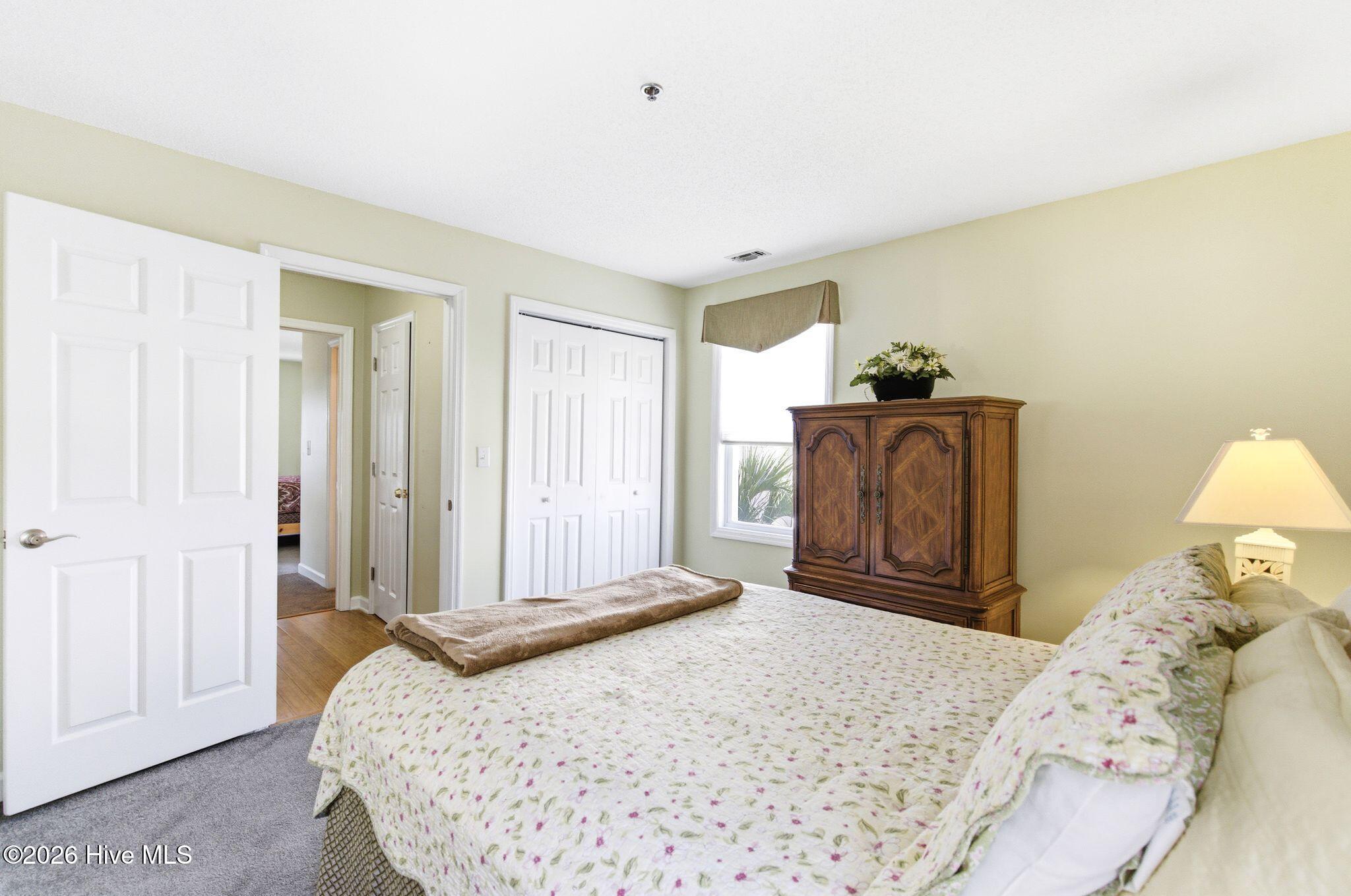 100564171 | Photo 23