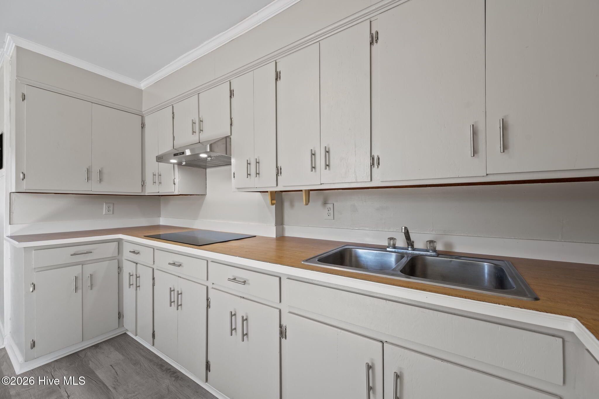 100562328 | Photo 44