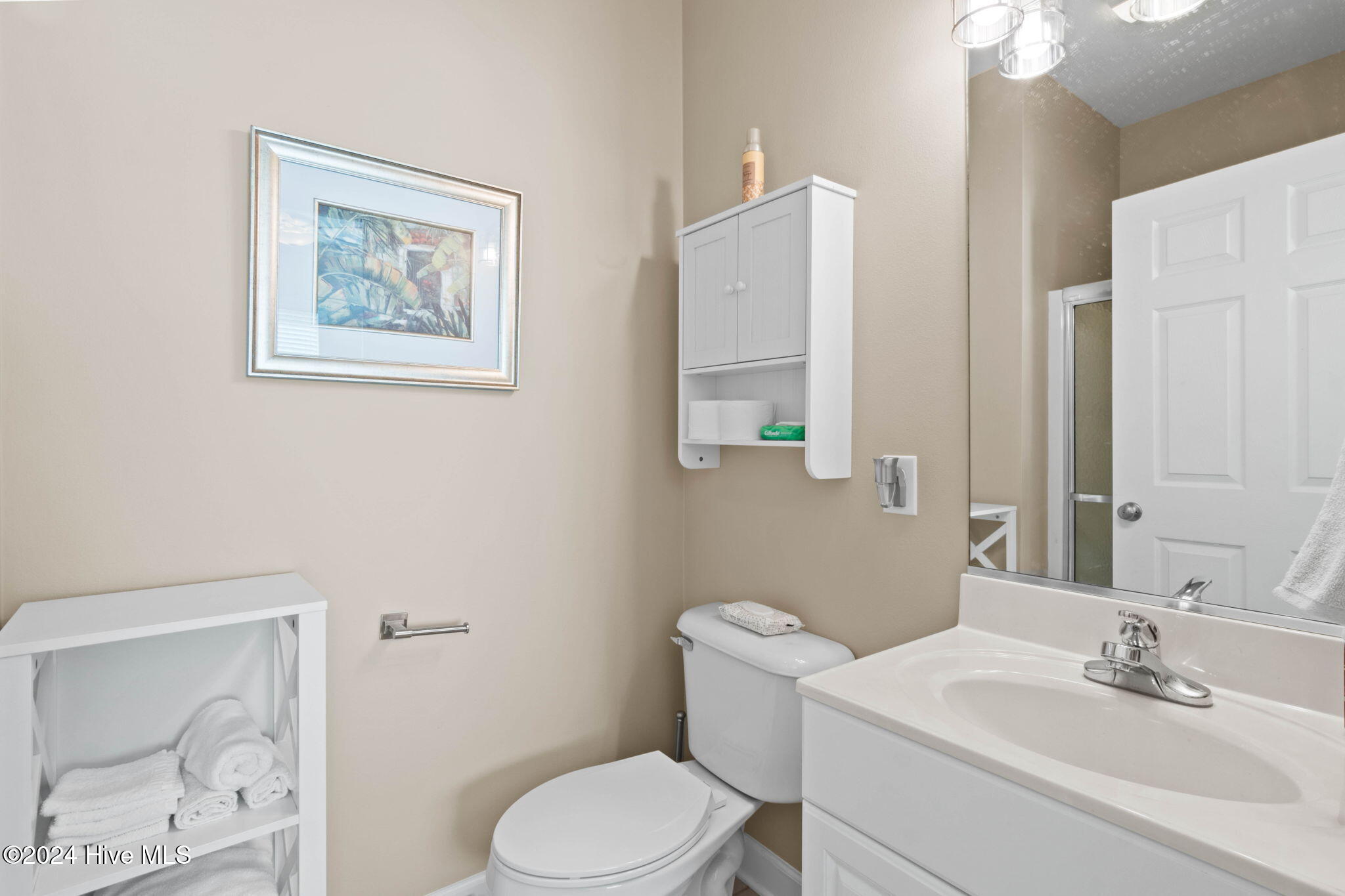 100548065 | Photo 33