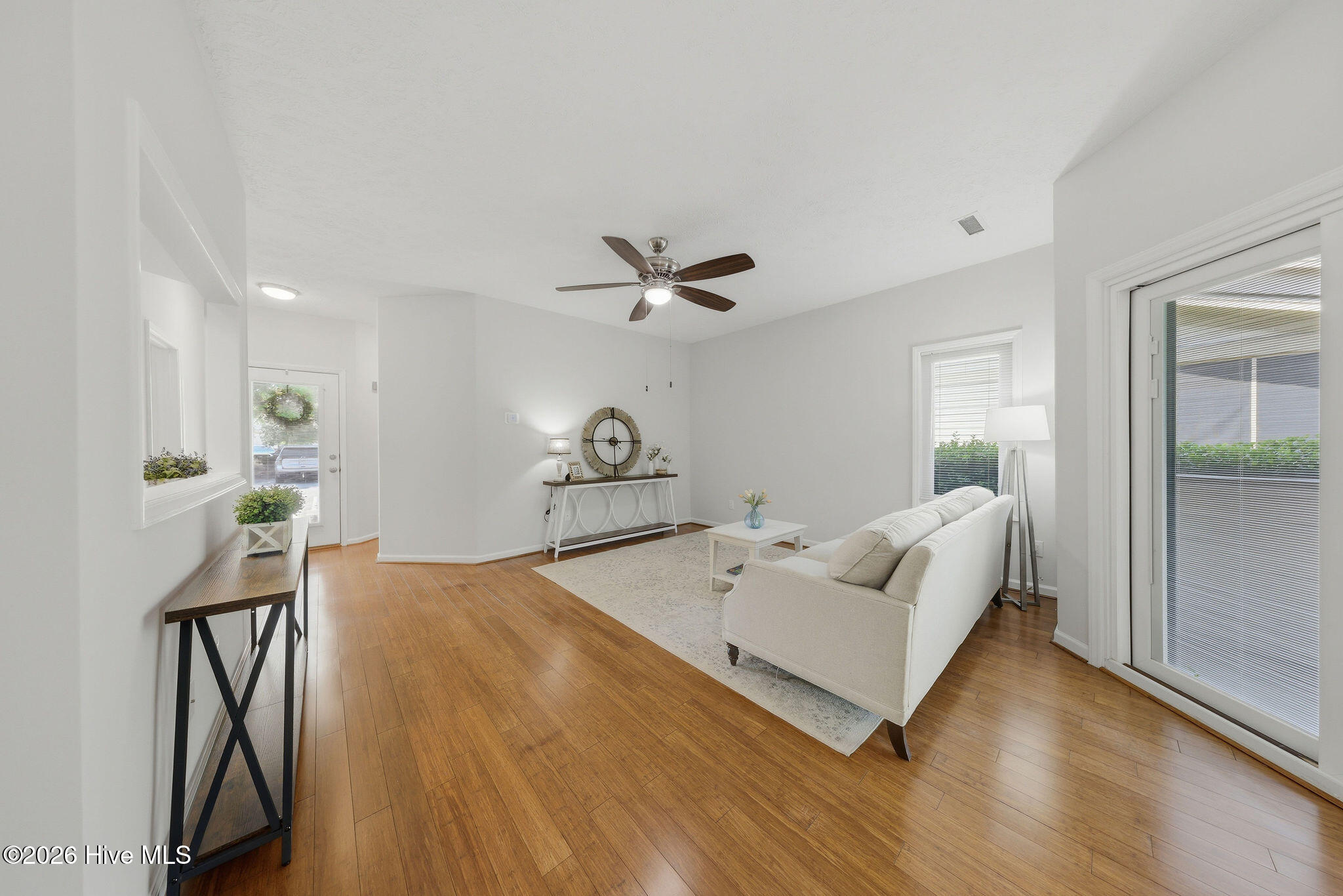 100569569 | Photo 20