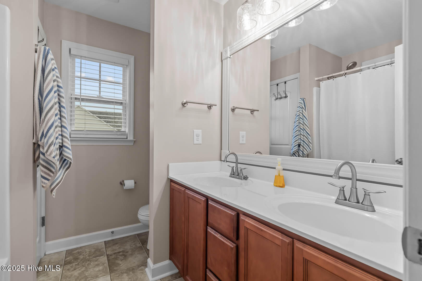 100541286 | Photo 24