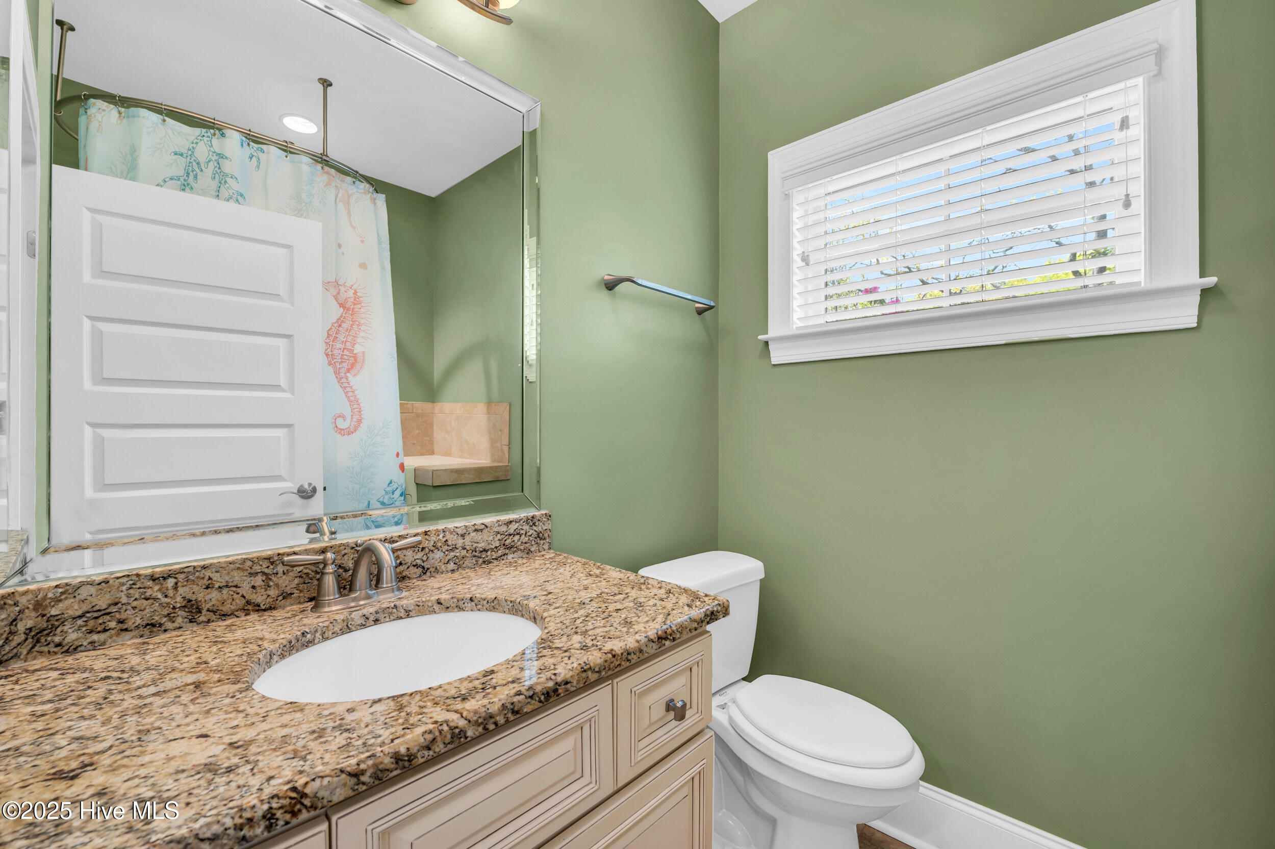 100499917 | Photo 15