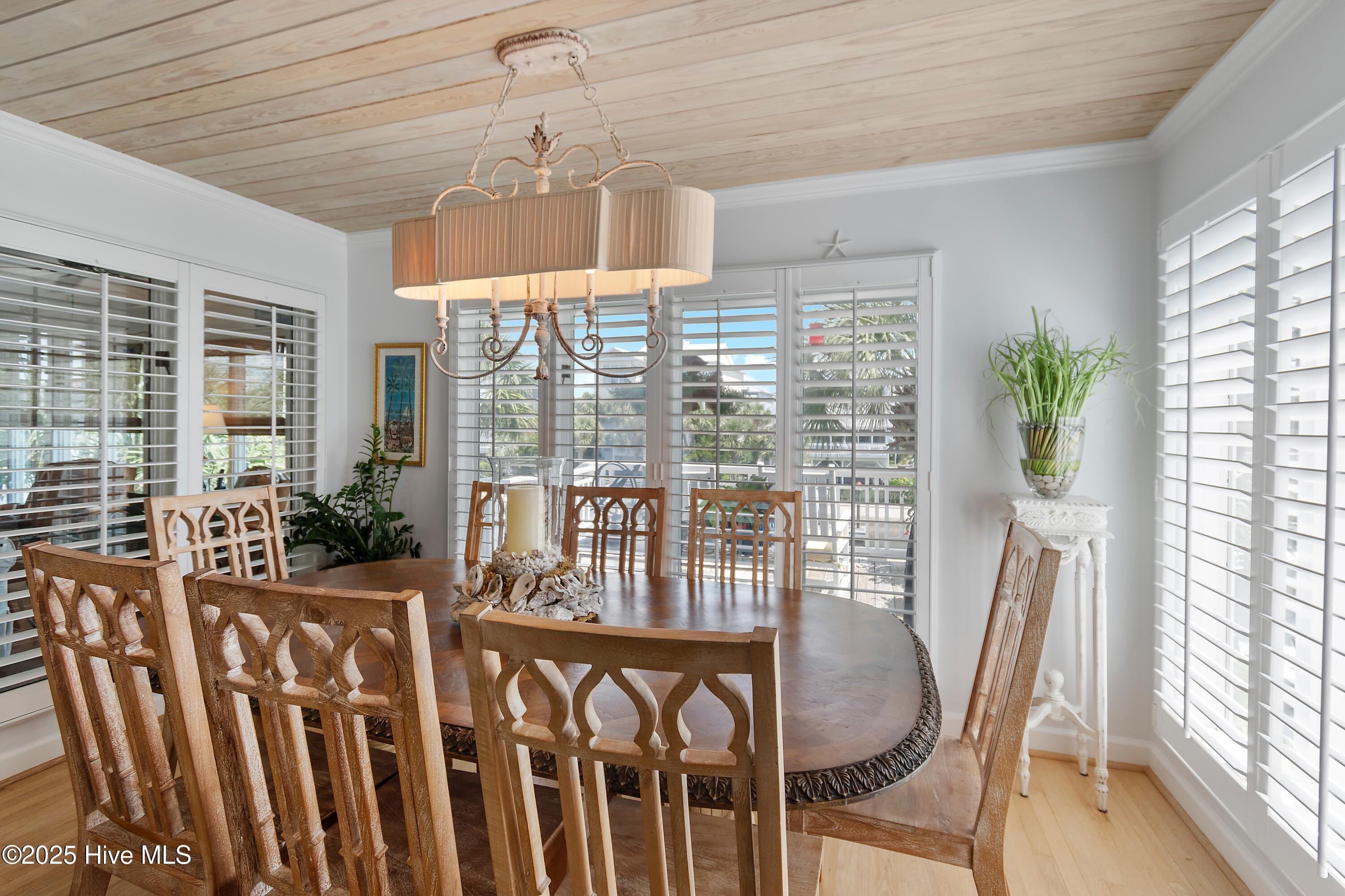 100527373 | Photo 14