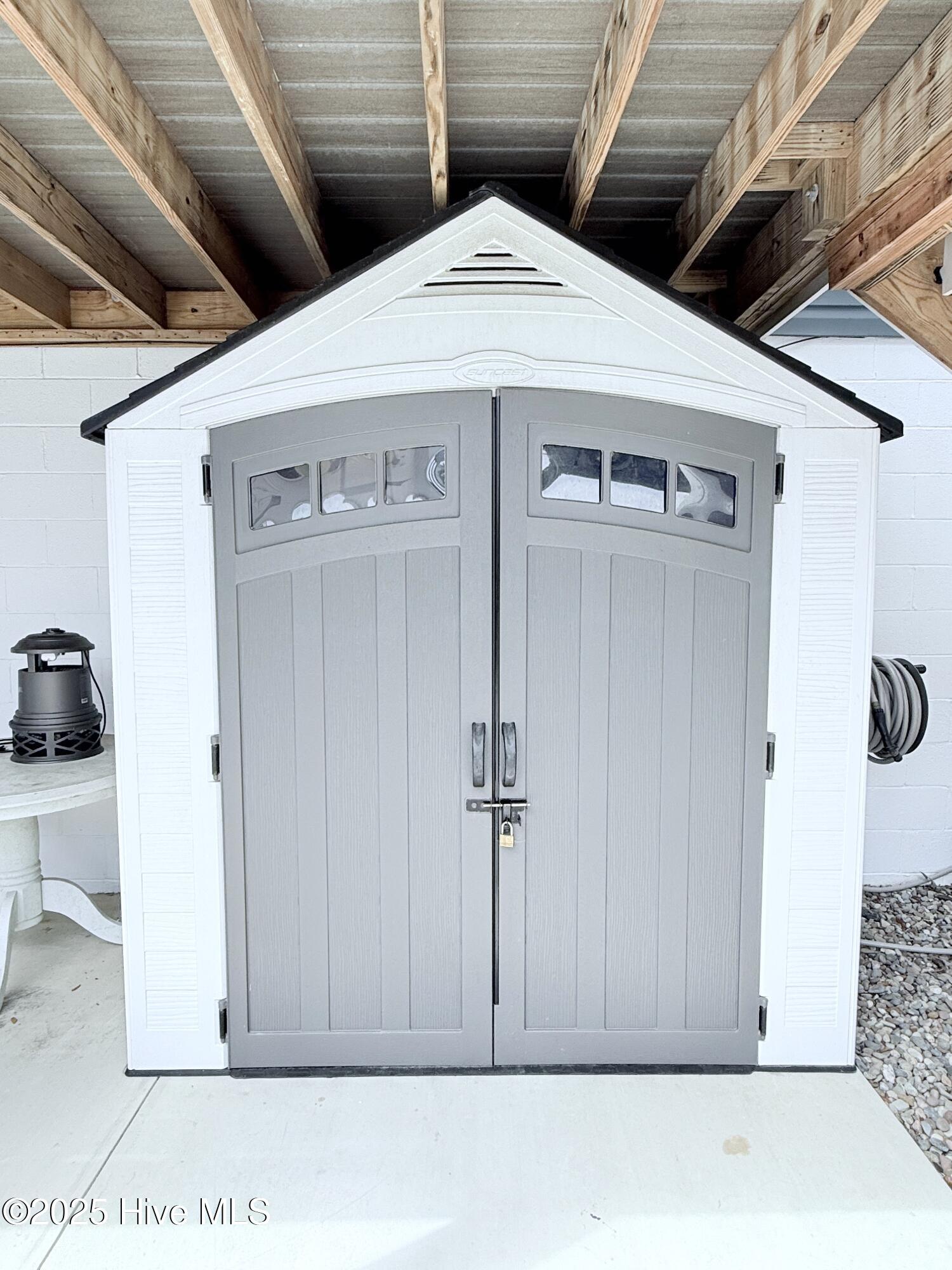 100530009 | Photo 11