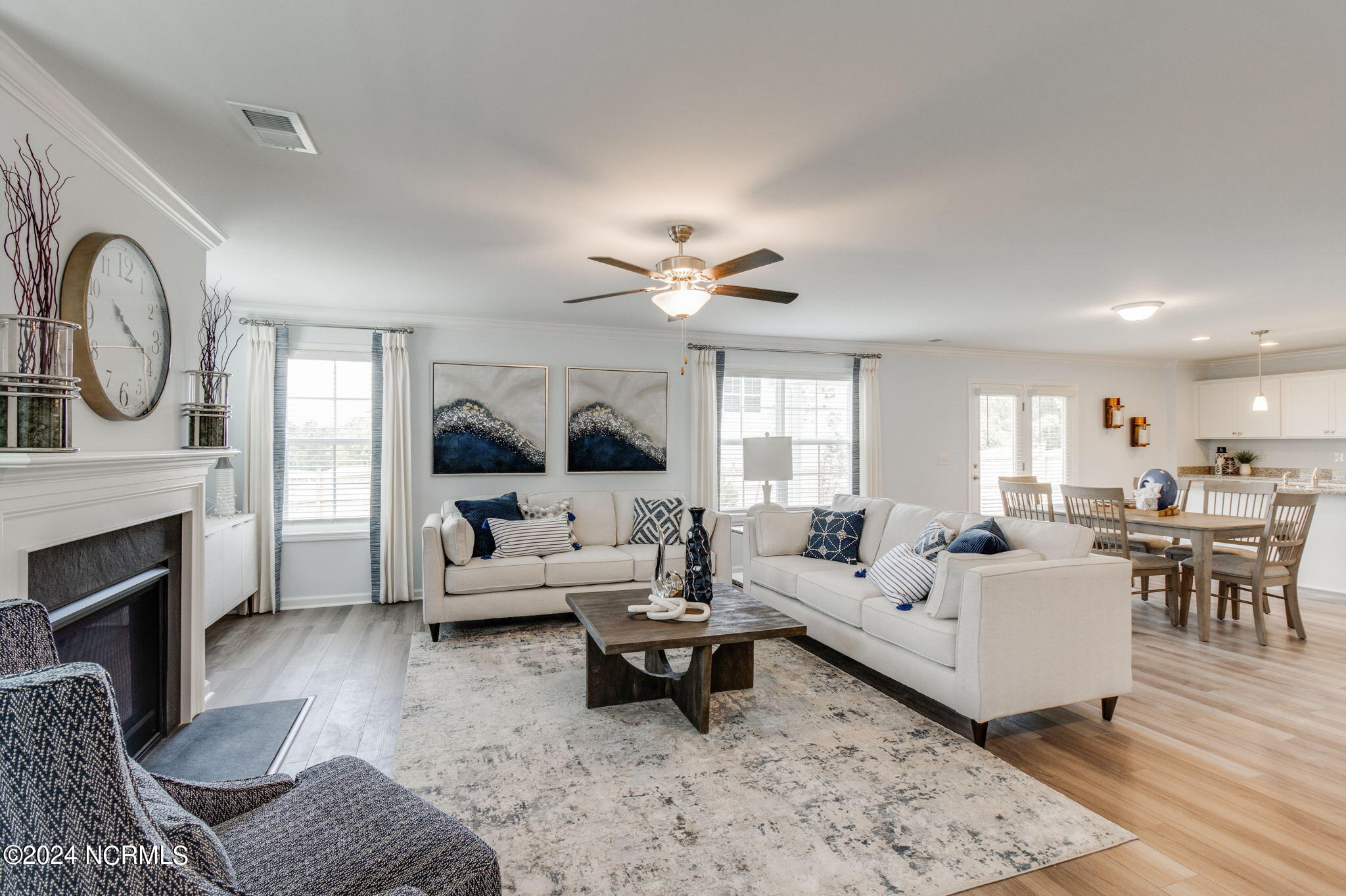 100548038 | Photo 26