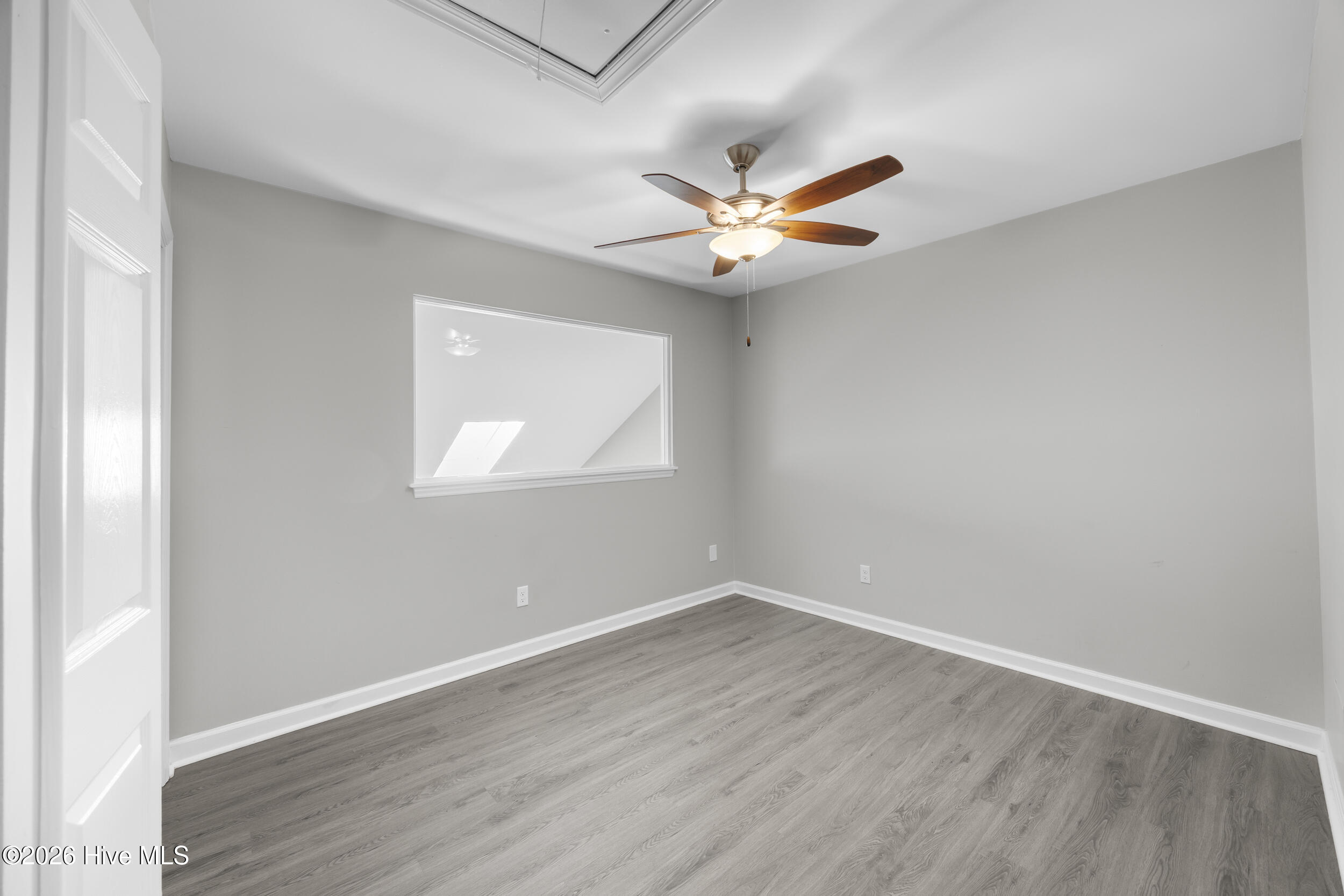 100570067 | Photo 19