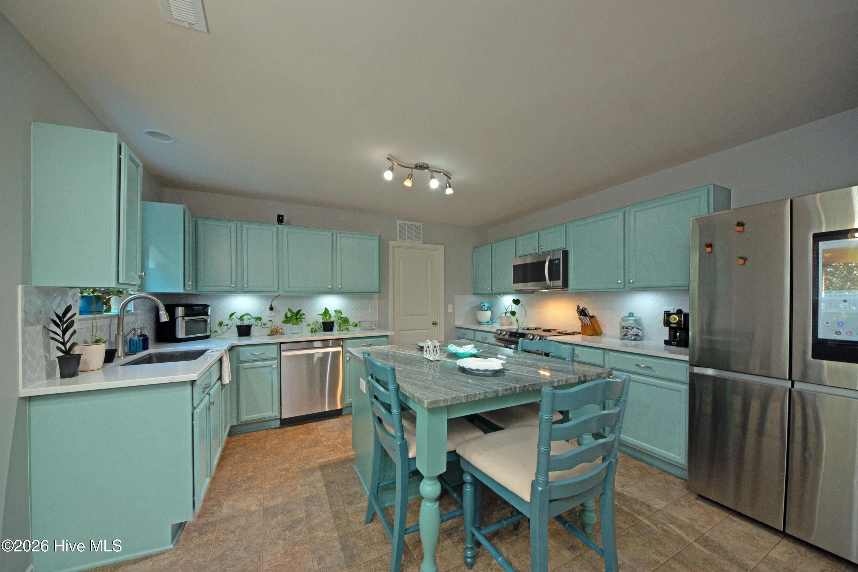 100542211 | Photo 20