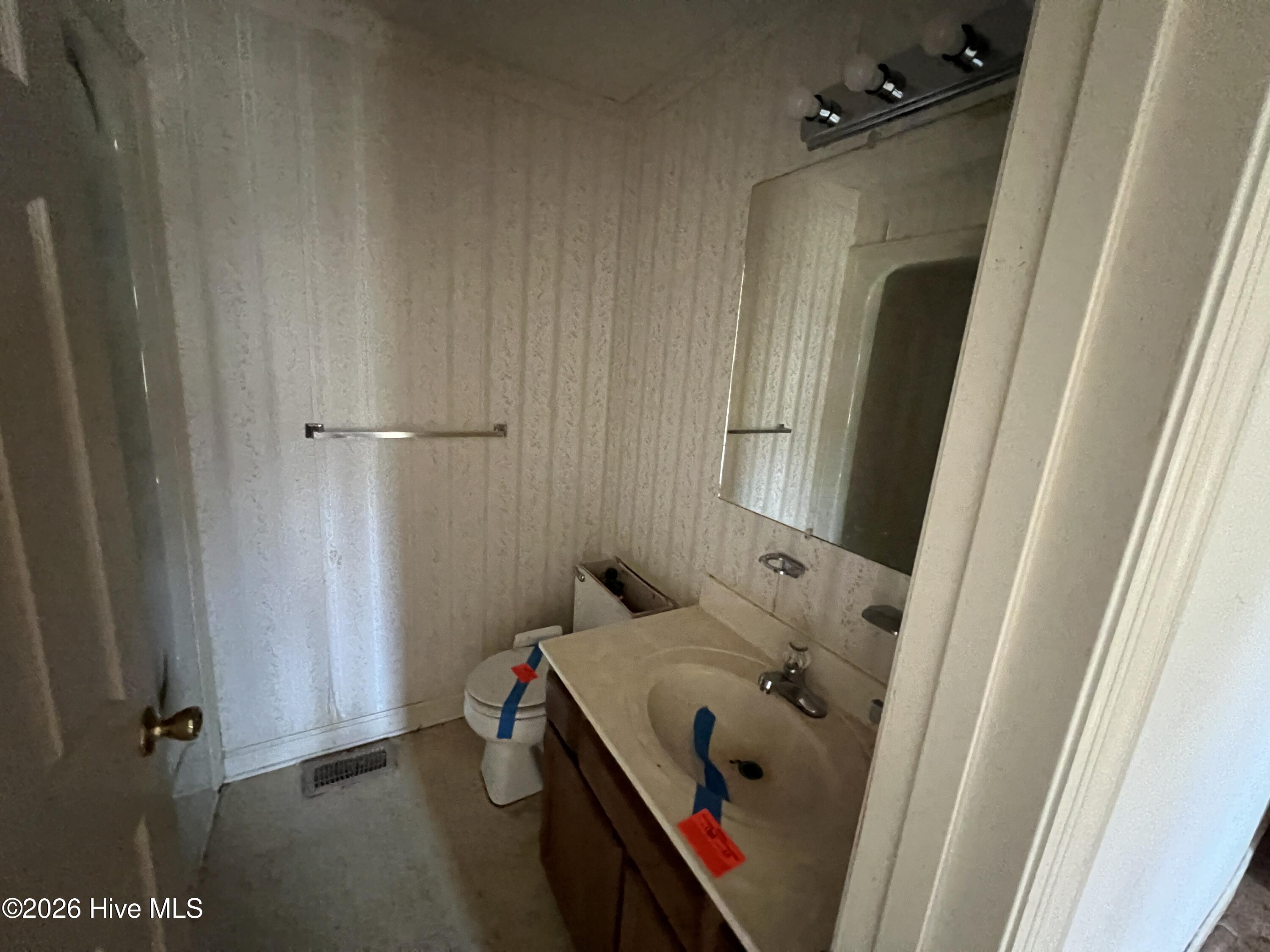 100555169 | Photo 14