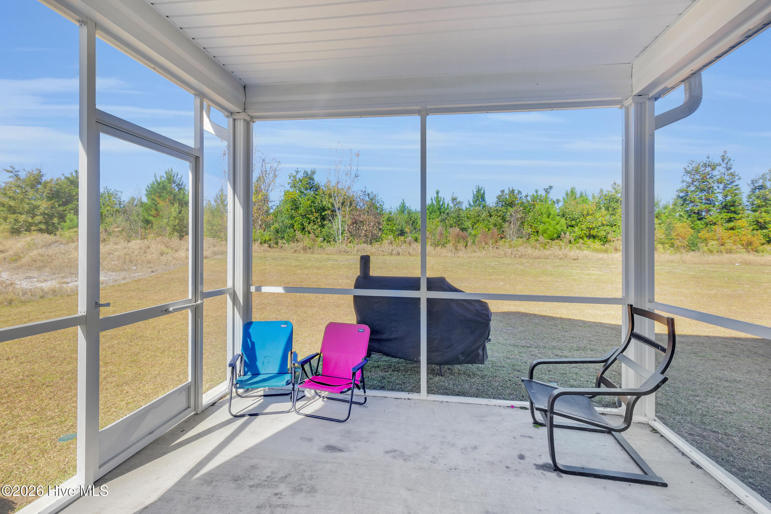 100547188 | Photo 40