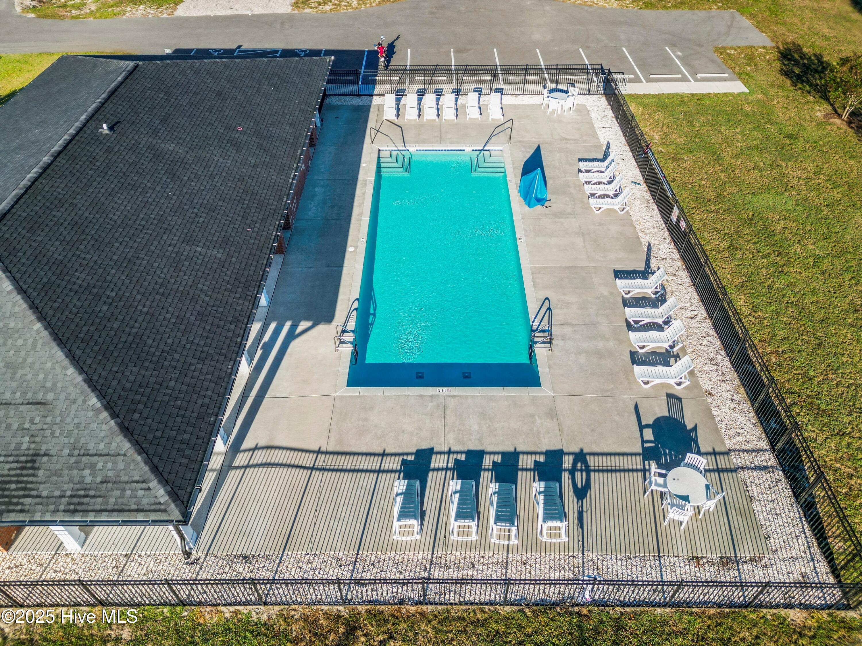 100538815 | Photo 81