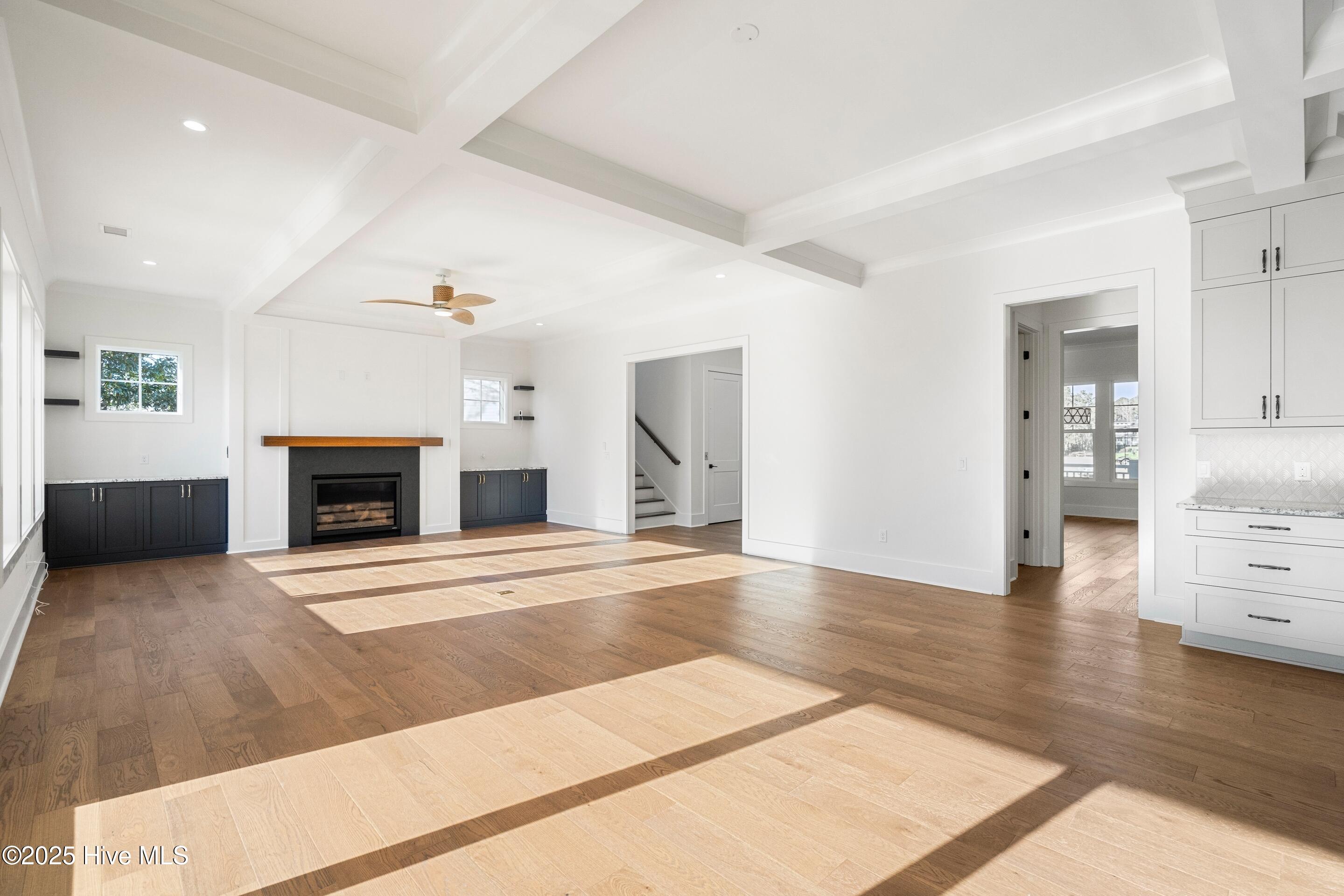 100545730 | Photo 29