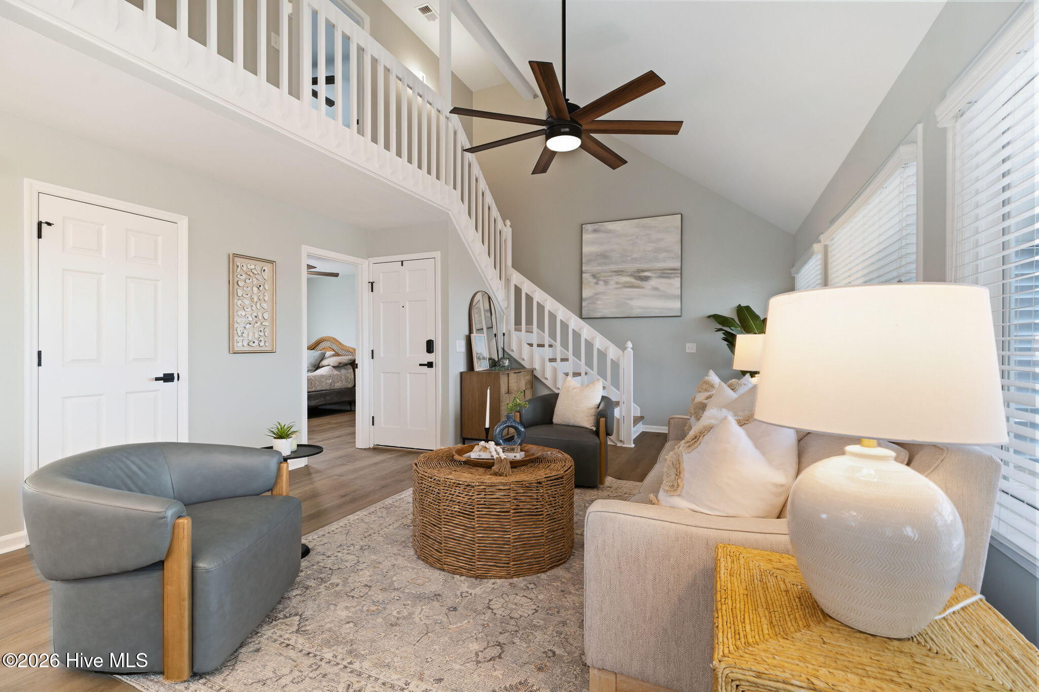 100557260 | Photo 11