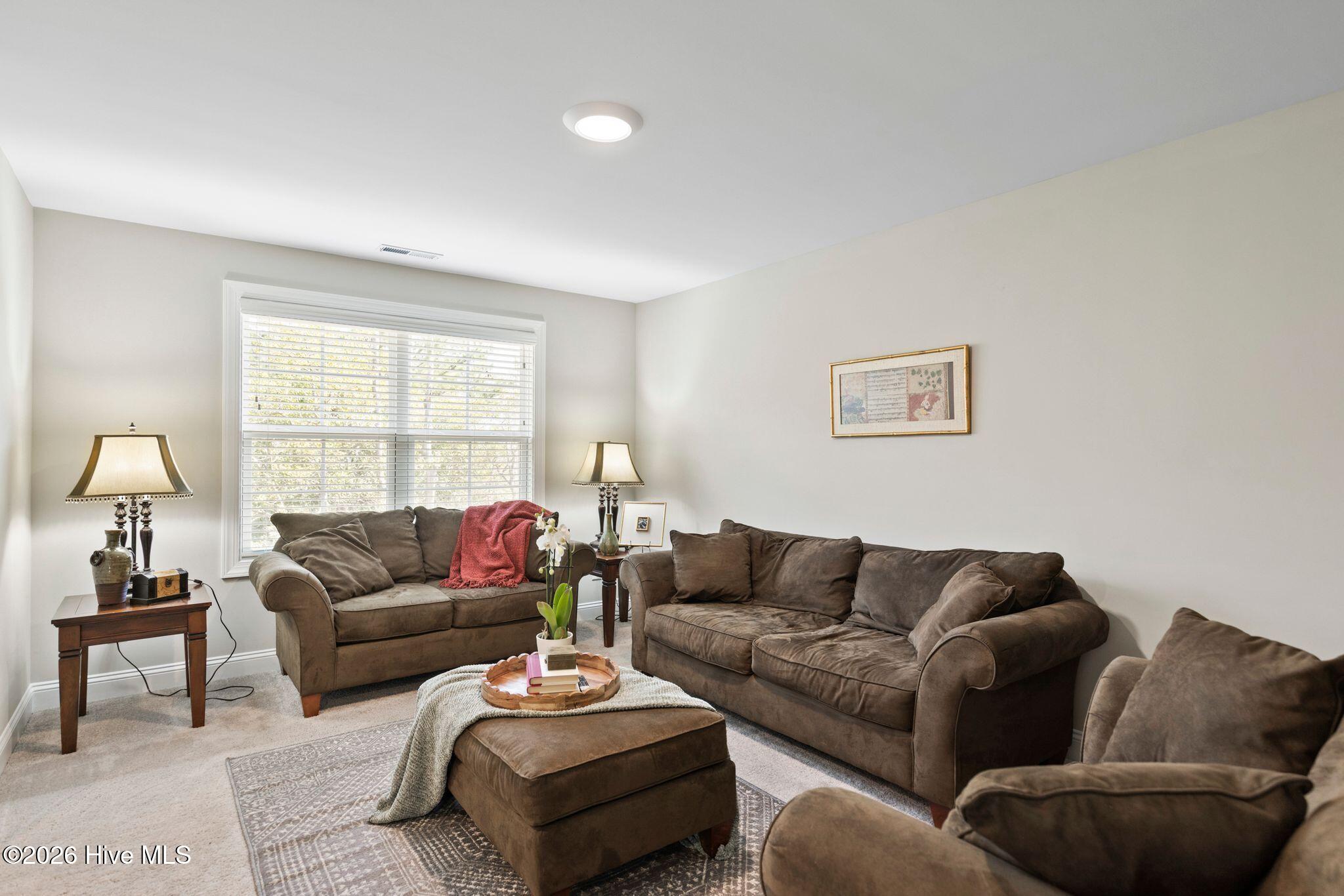 100558926 | Photo 33