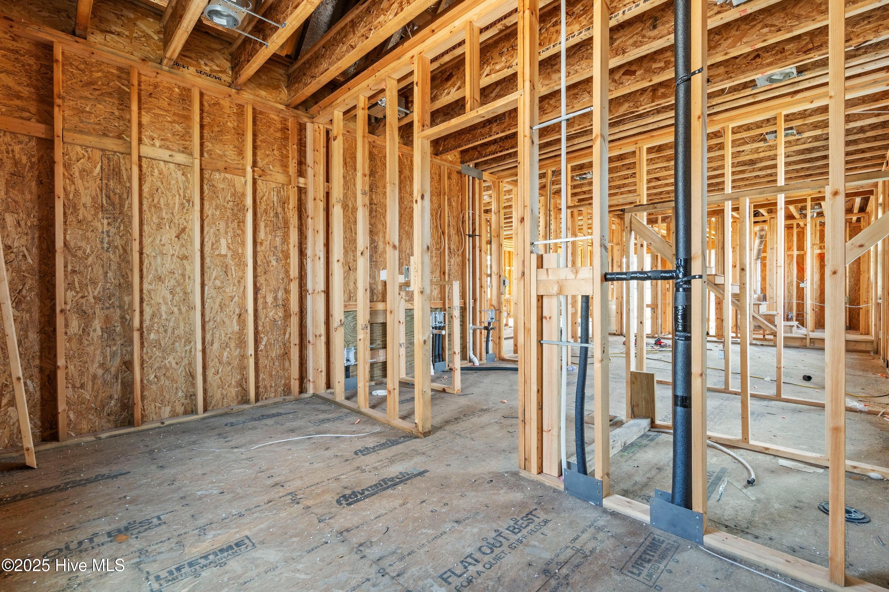 100543069 | Photo 51