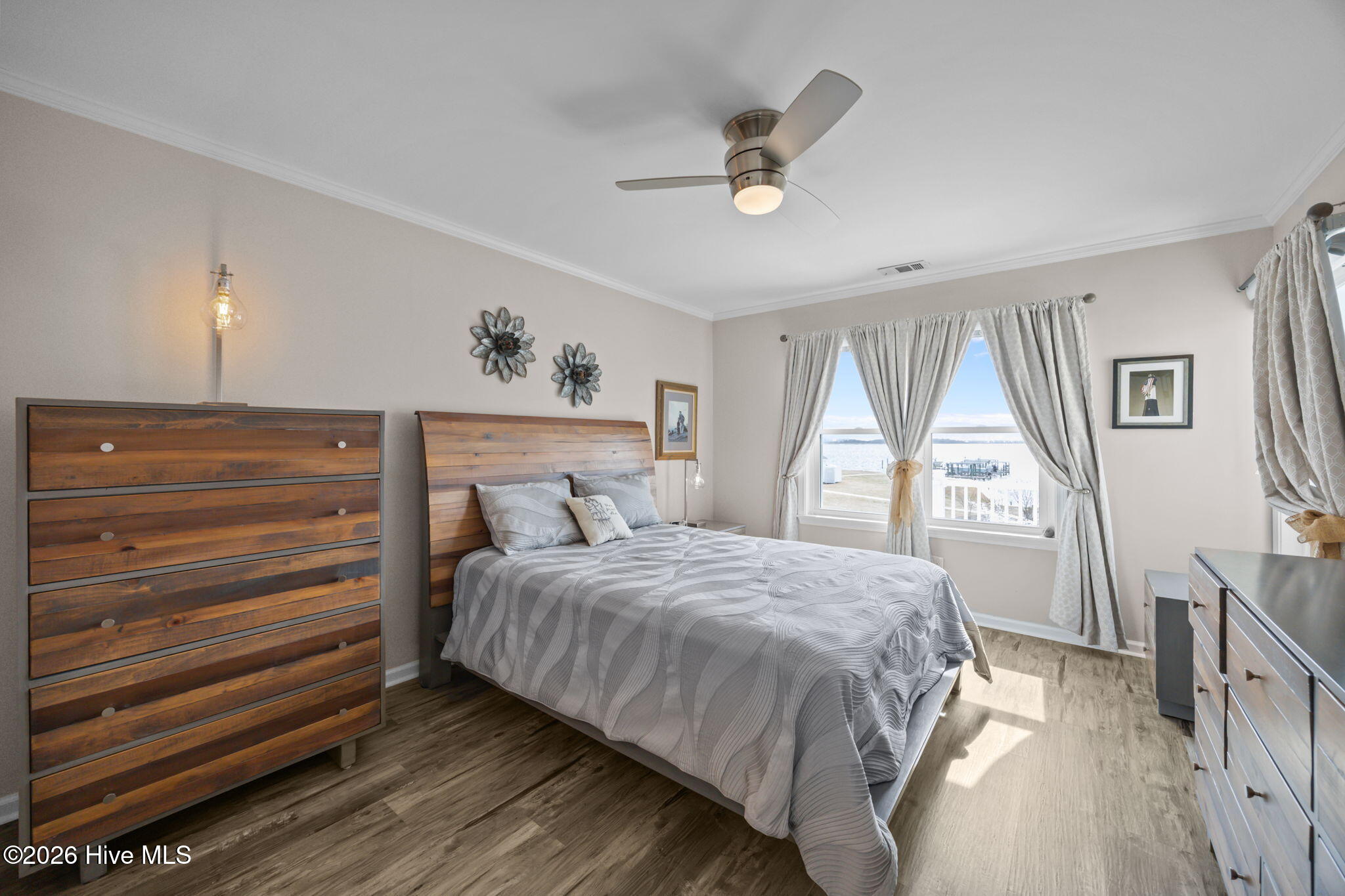 100555604 | Photo 16