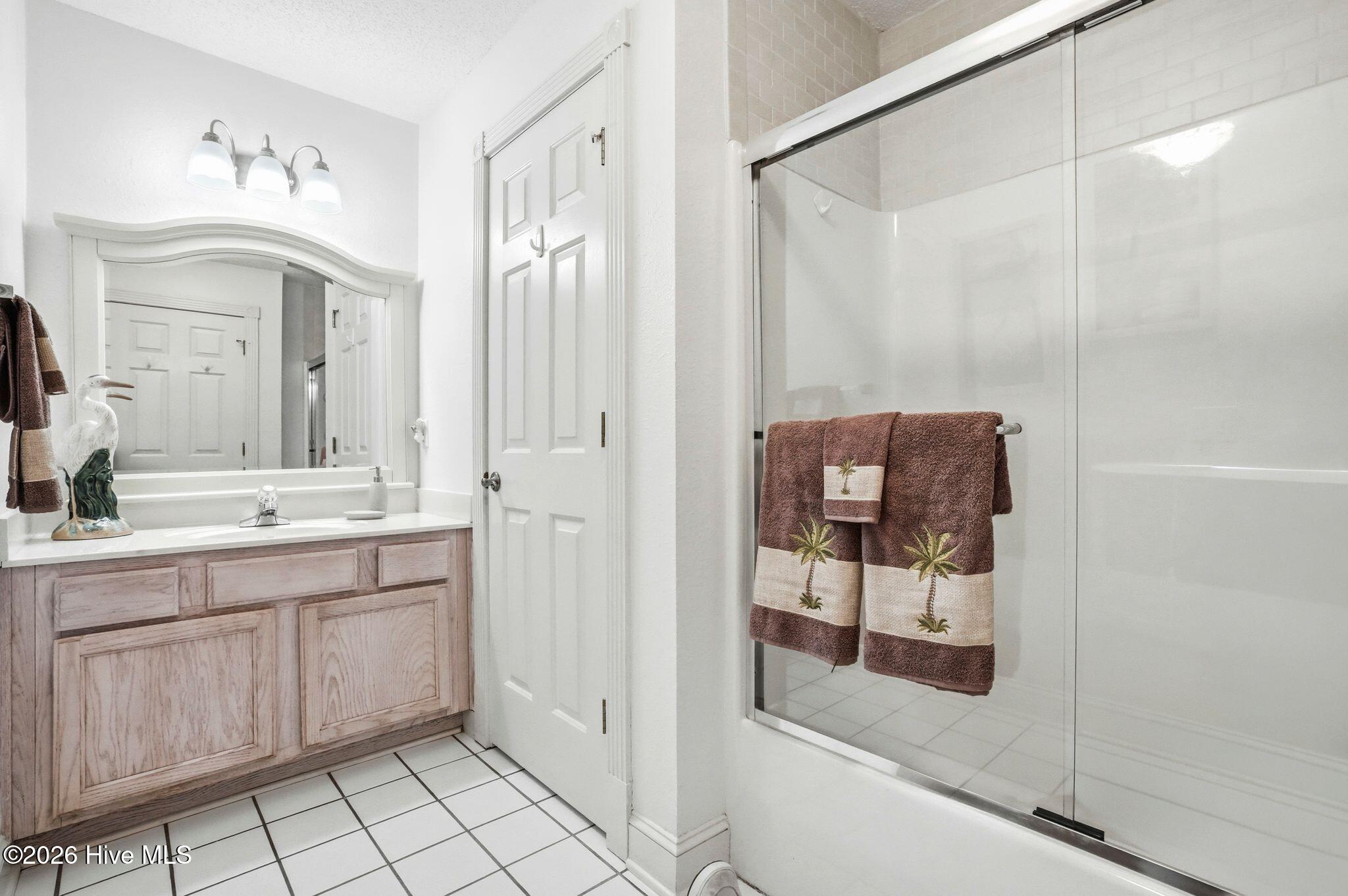 100566696 | Photo 18