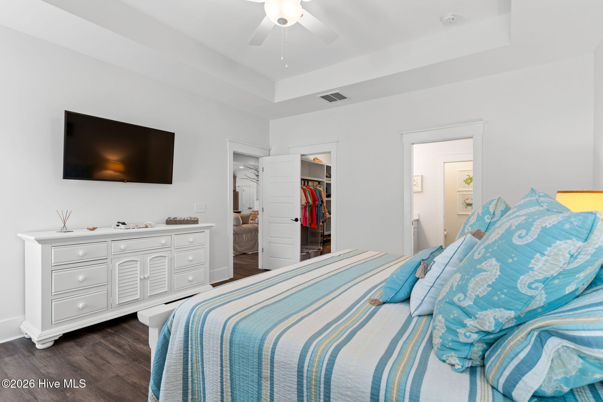 100549326 | Photo 21