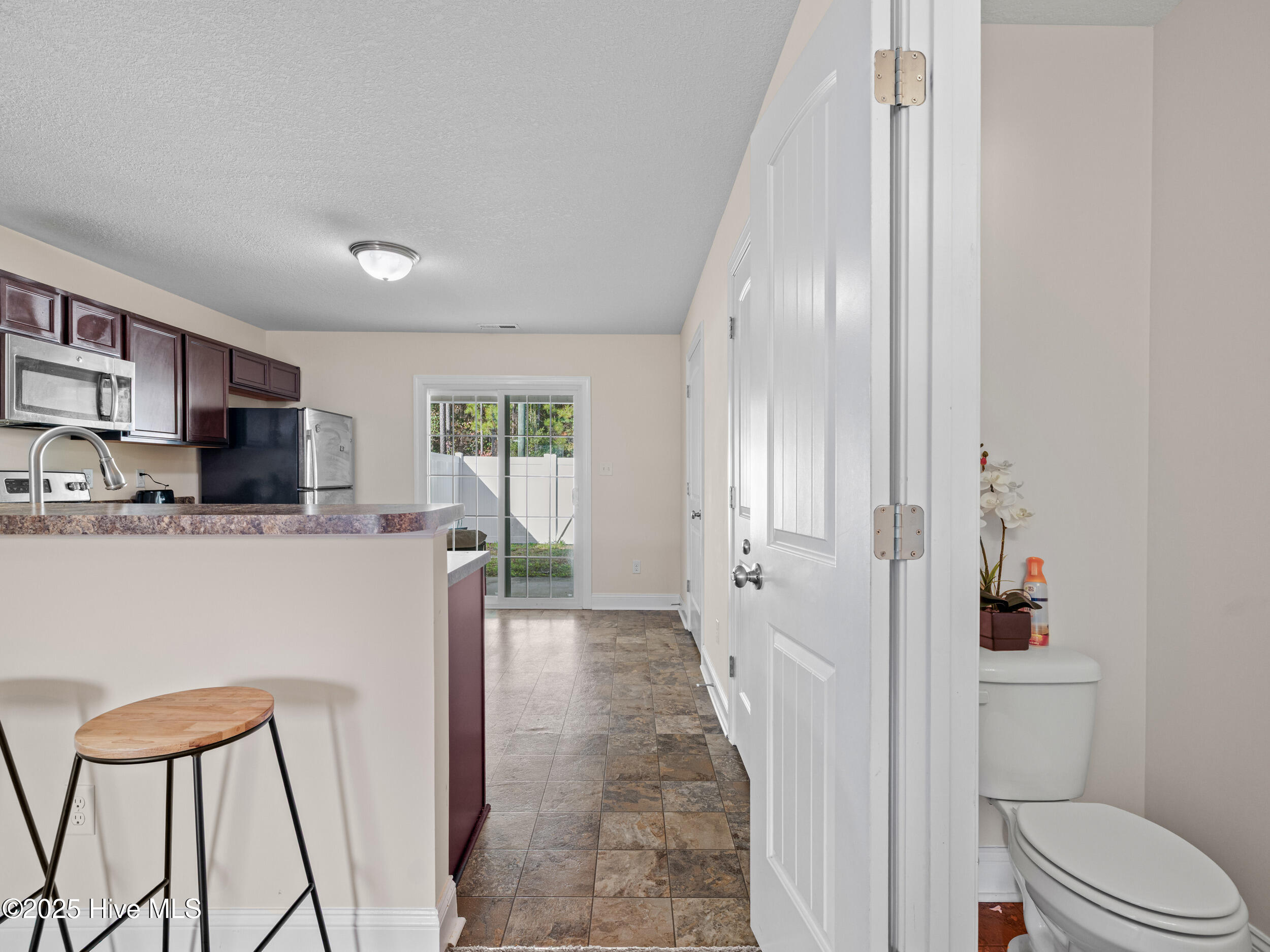 100541514 | Photo 12