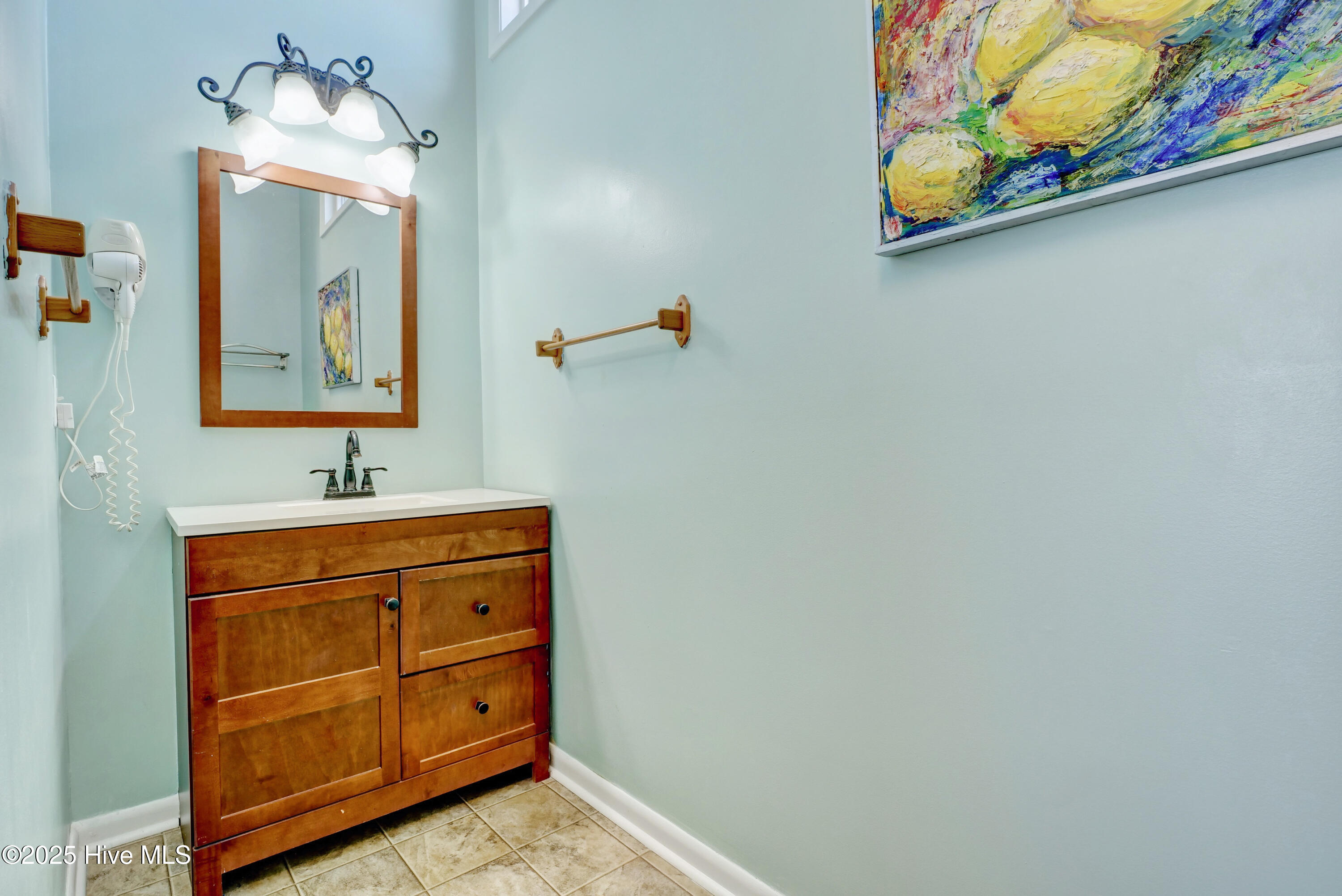 100553697 | Photo 34