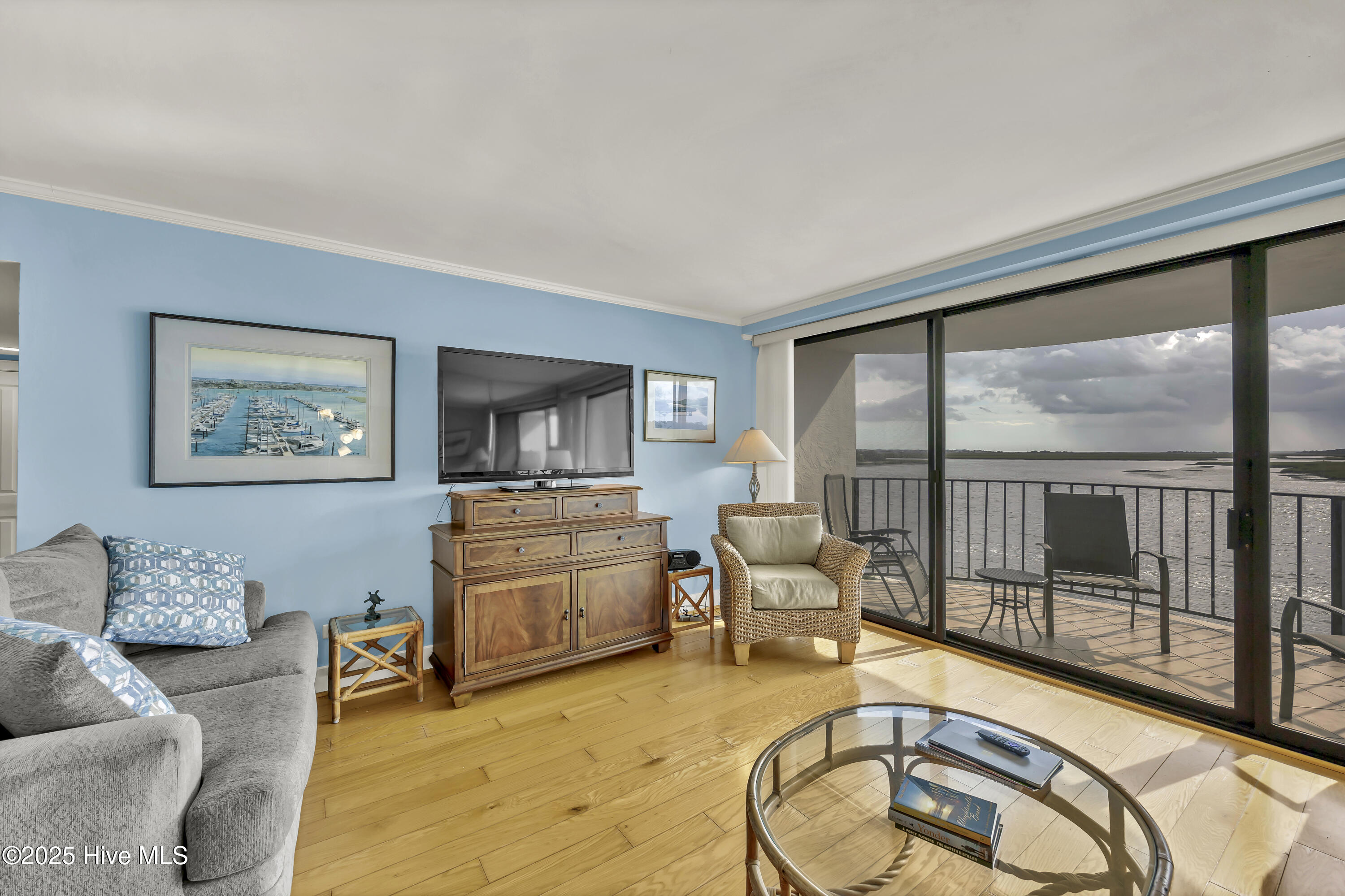 100549475 | Photo 37