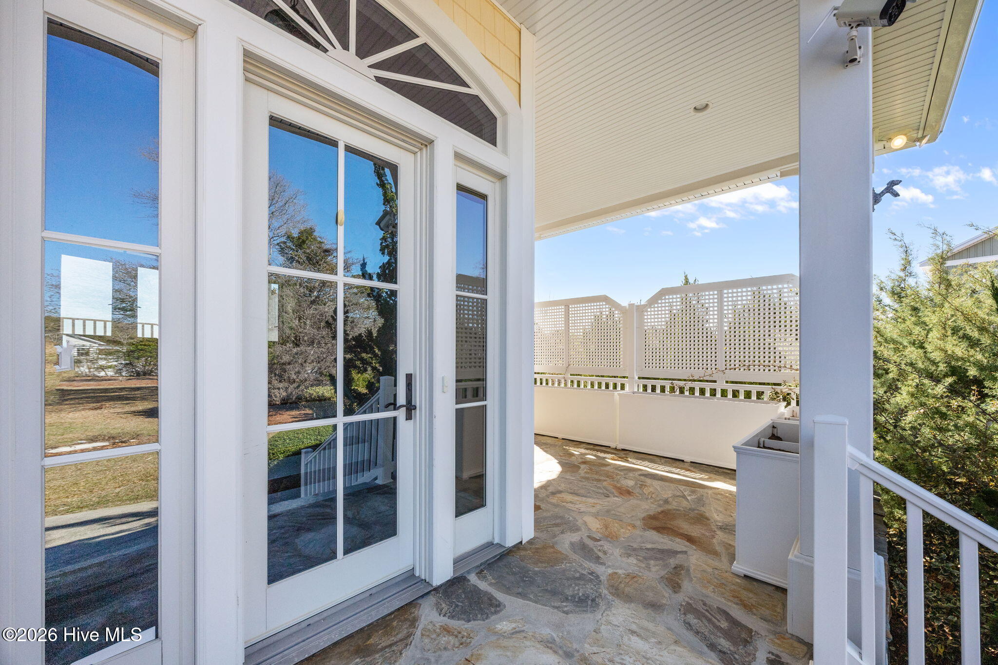 100561060 | Photo 45