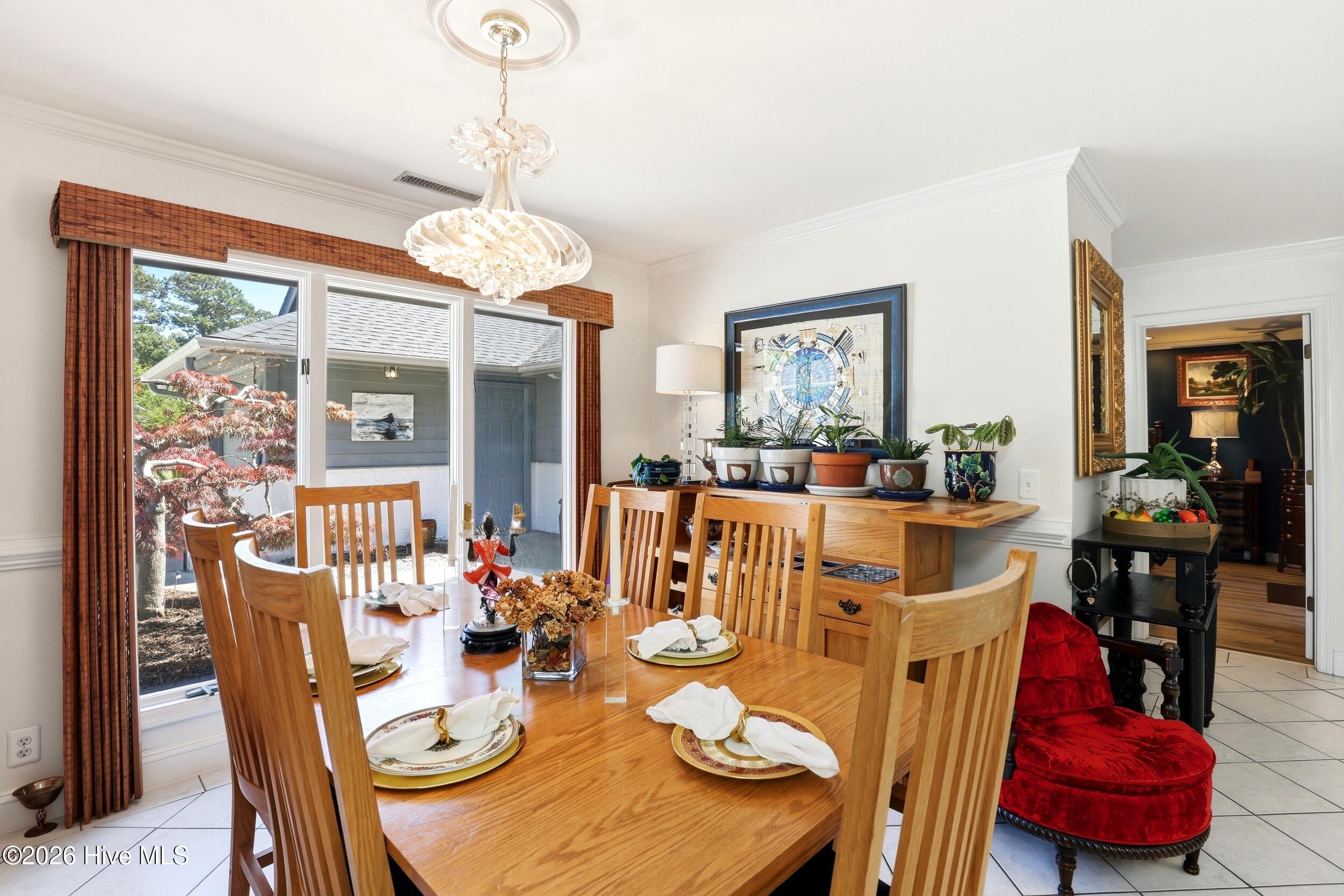 100569802 | Photo 19