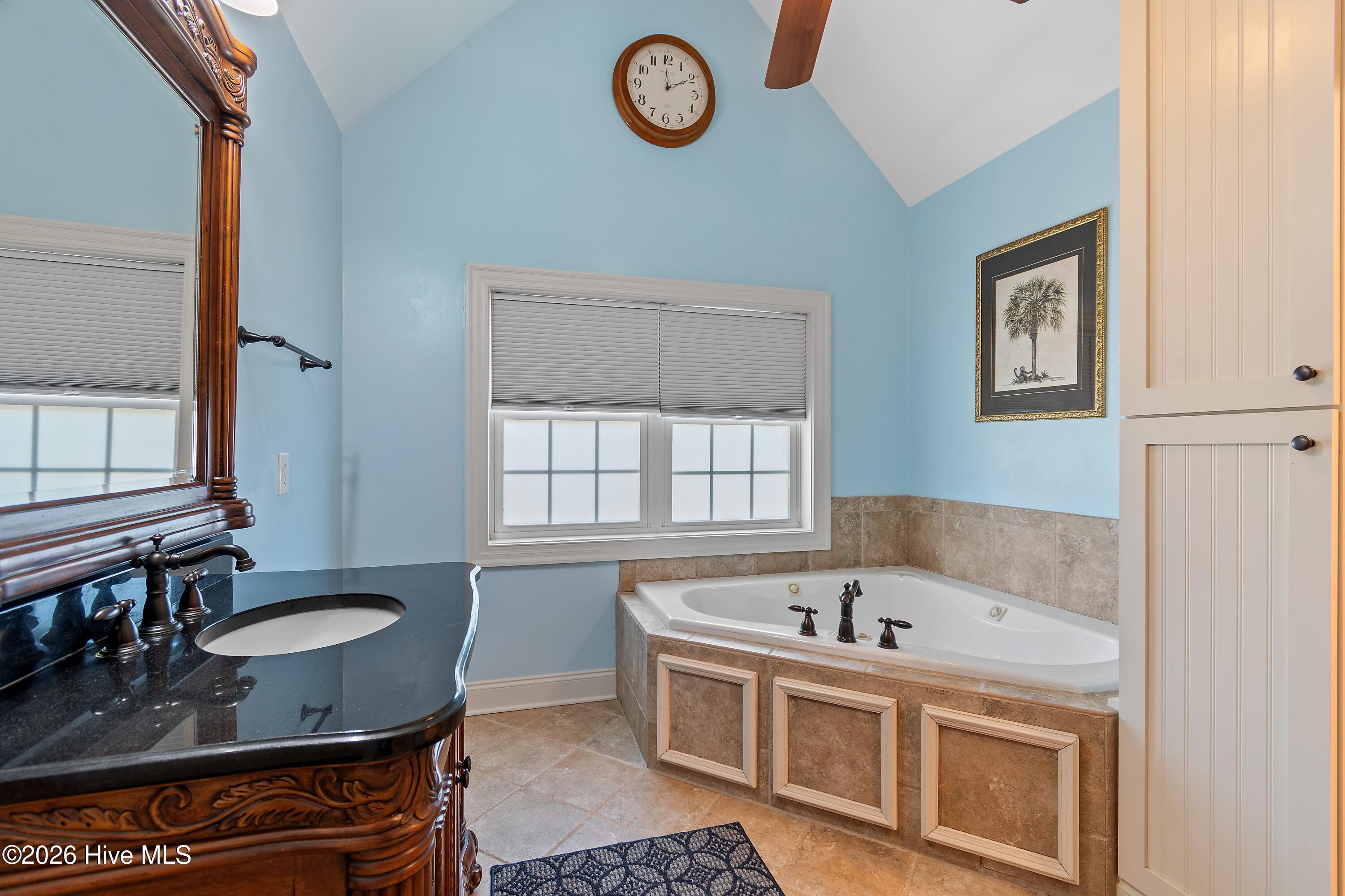 100559303 | Photo 54