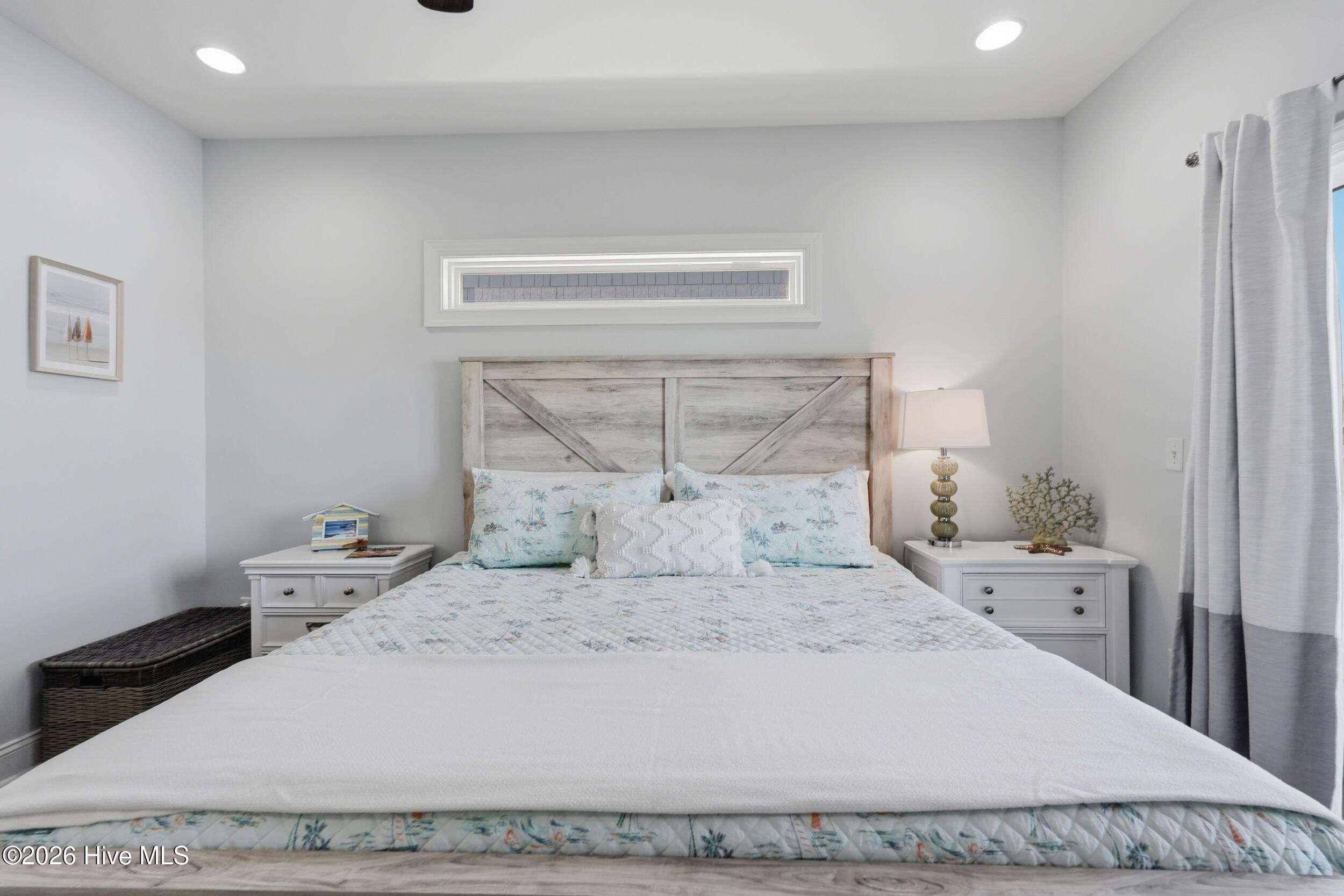 100565871 | Photo 11