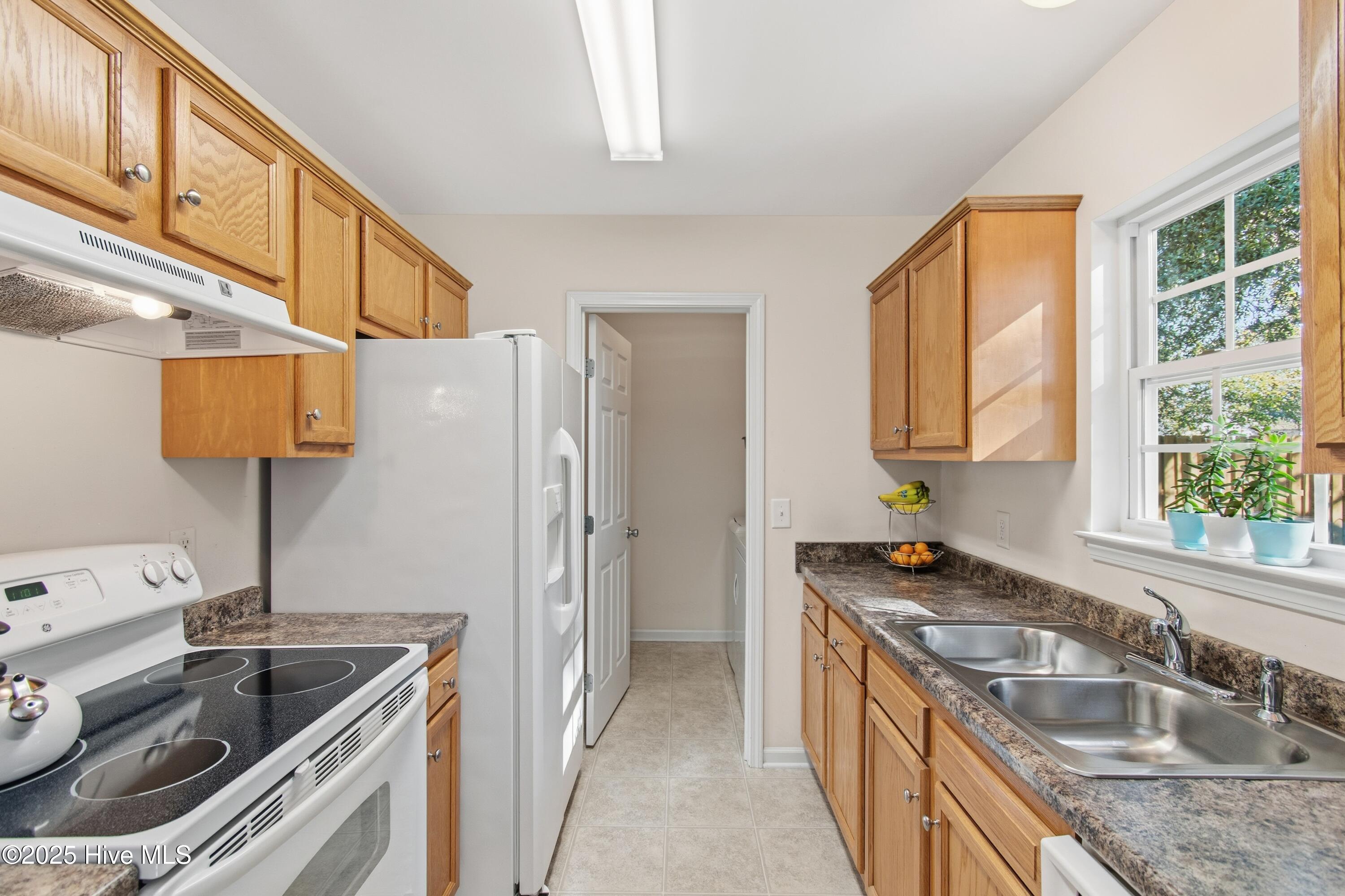 100545881 | Photo 12