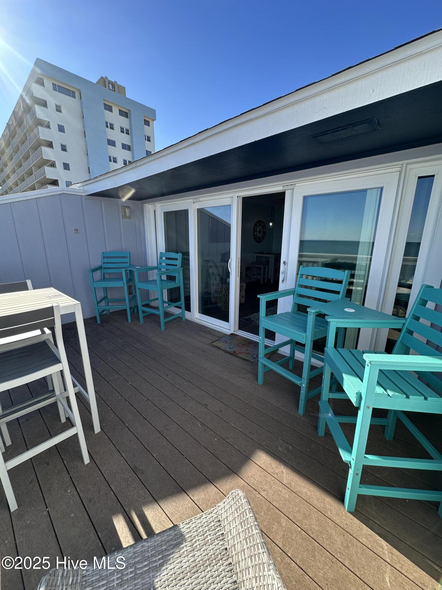 100545930 | Photo 19