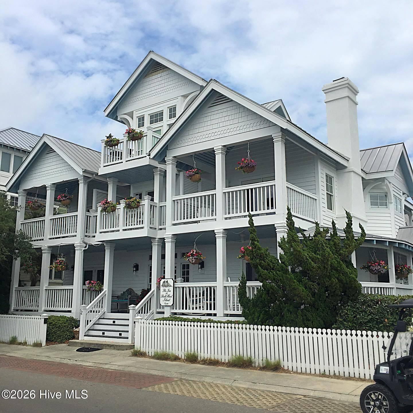 100559569 | Photo 64