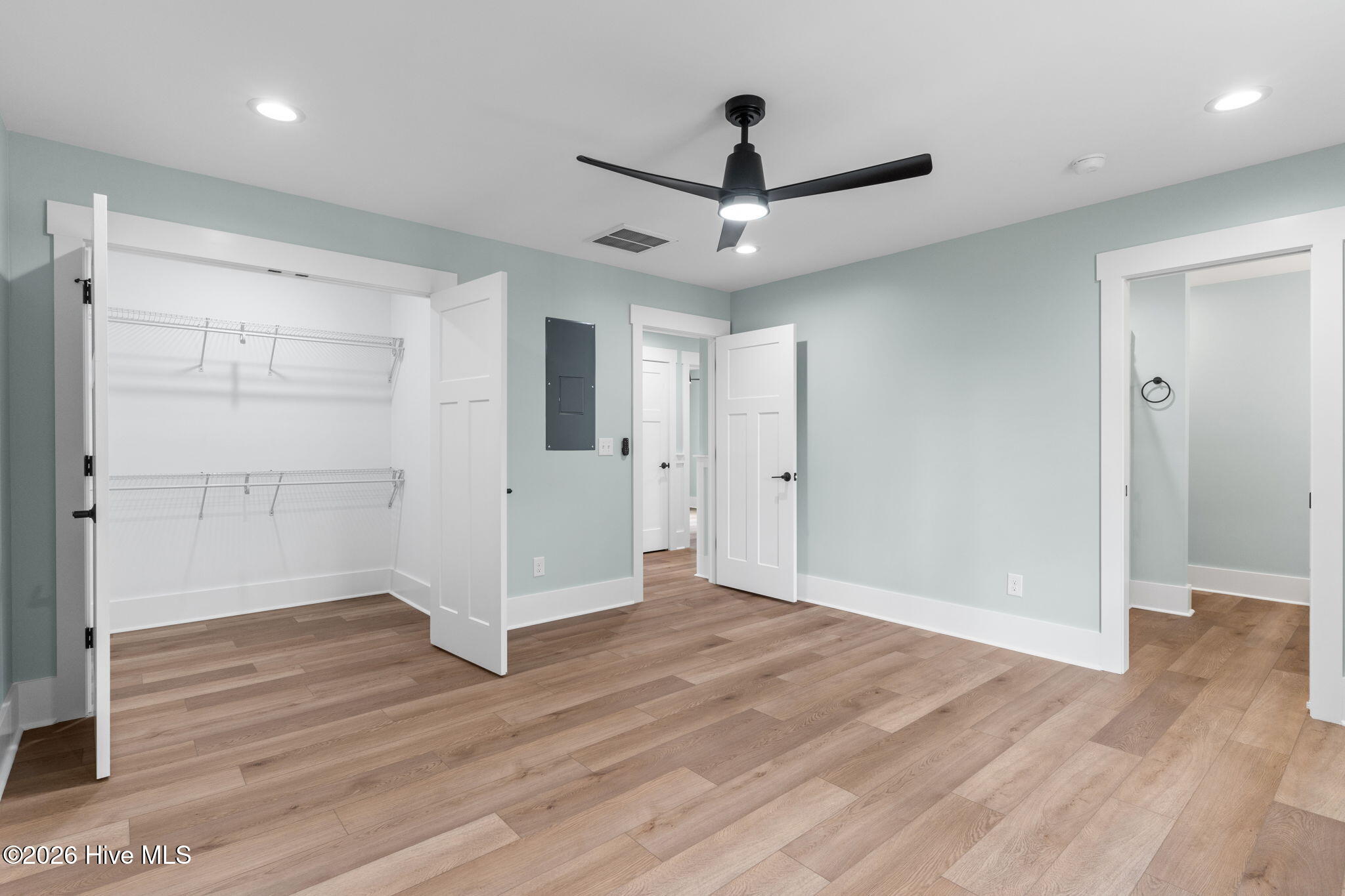 100552938 | Photo 22