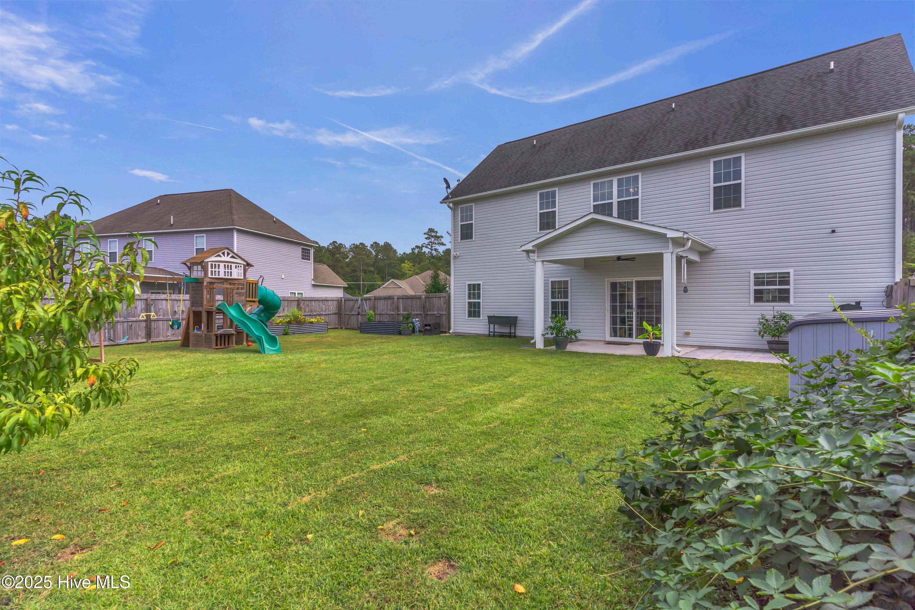 100534208 | Photo 35