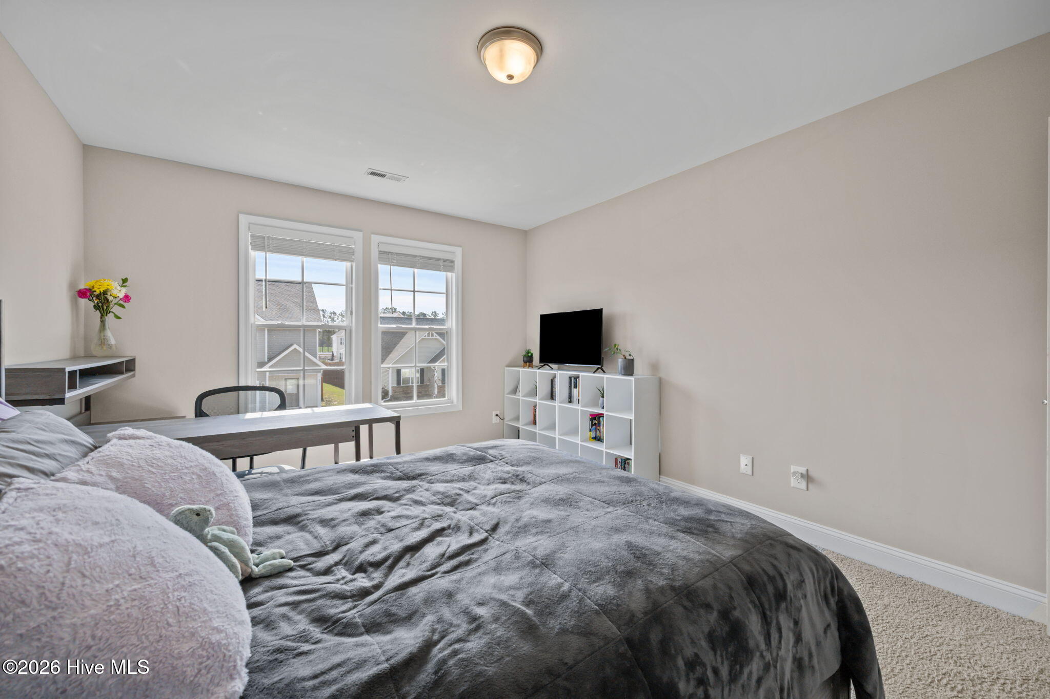 100561827 | Photo 28