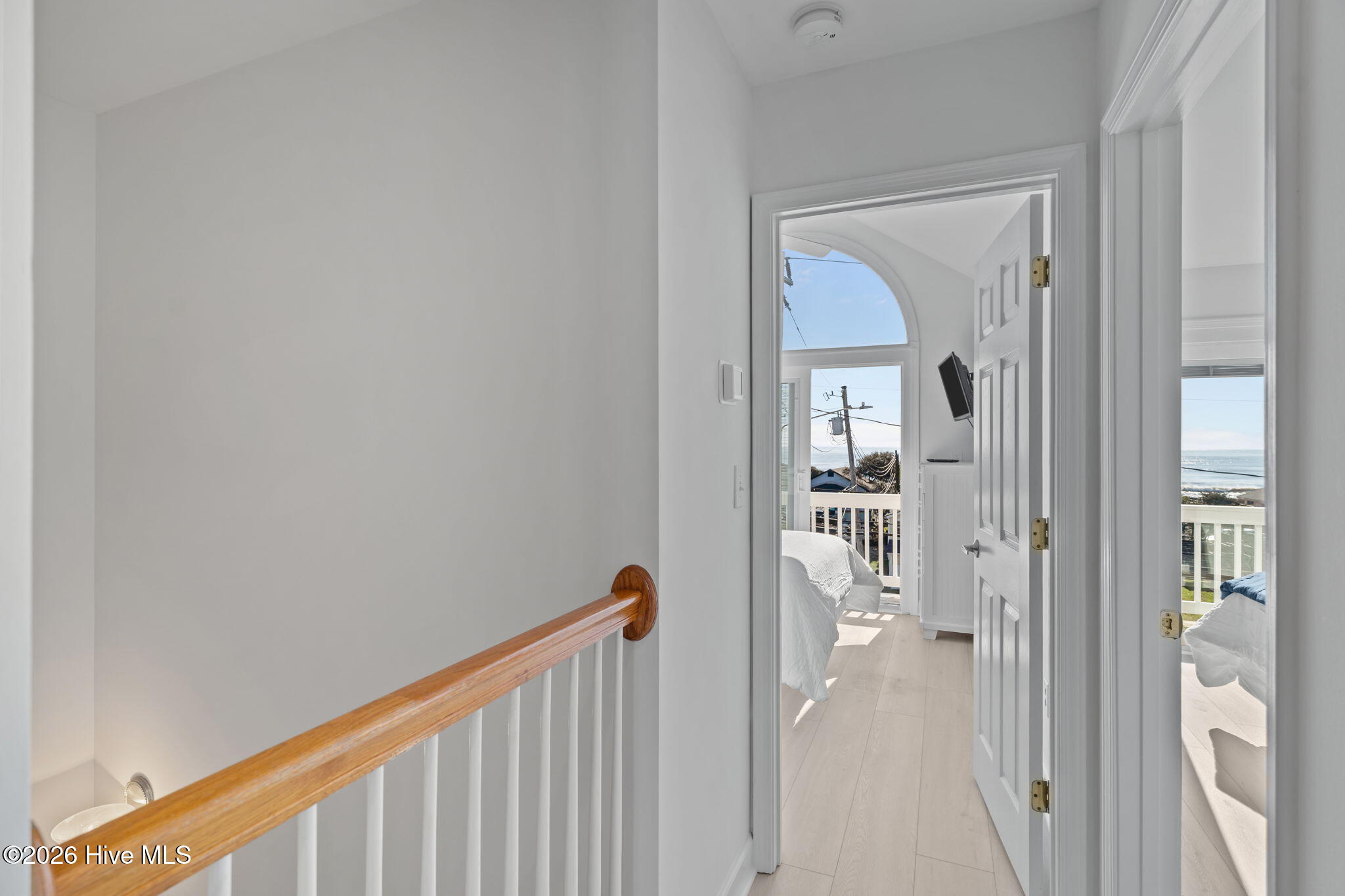 100563044 | Photo 37