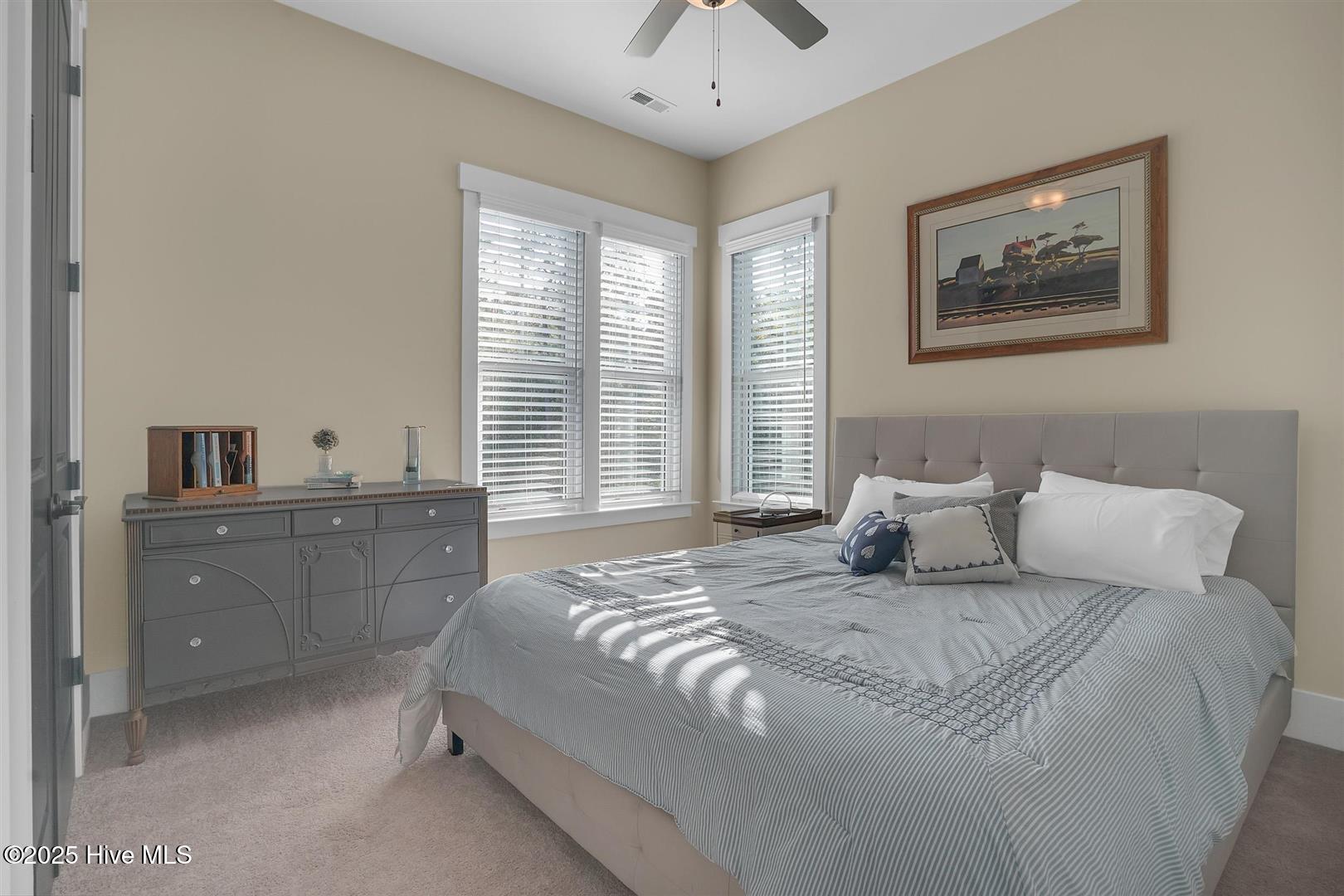 100542626 | Photo 38