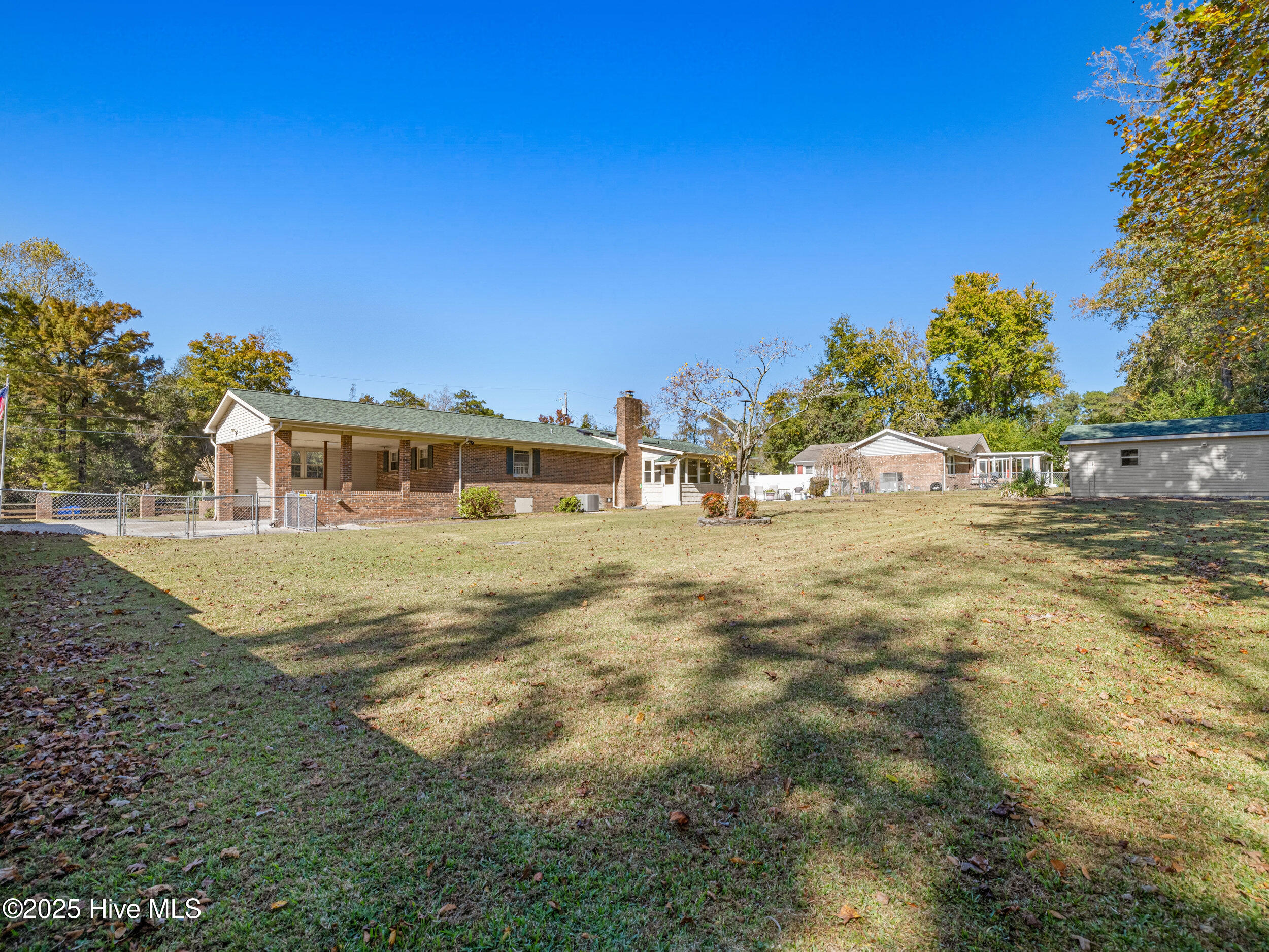 100544325 | Photo 55