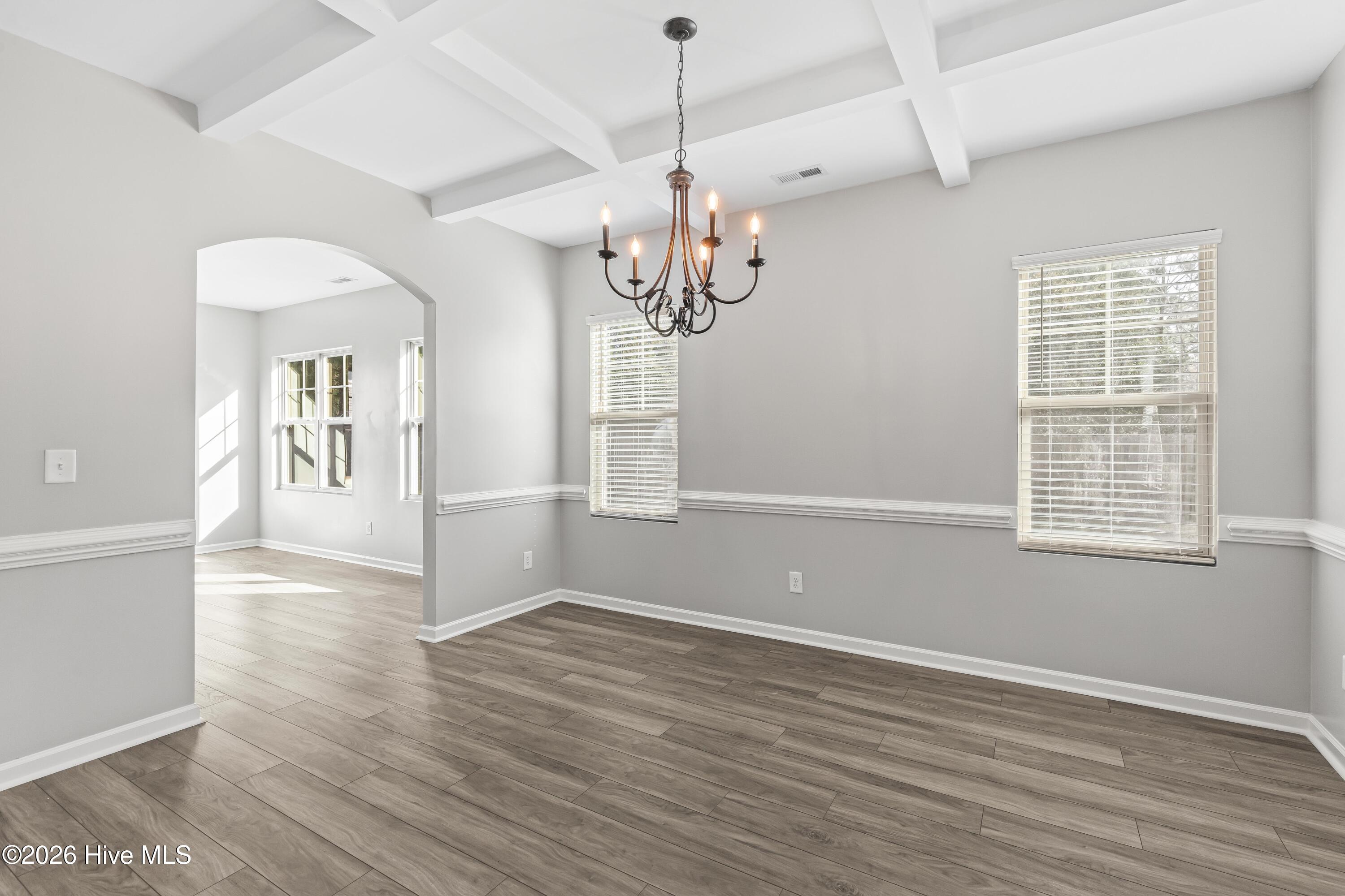 100559199 | Photo 25