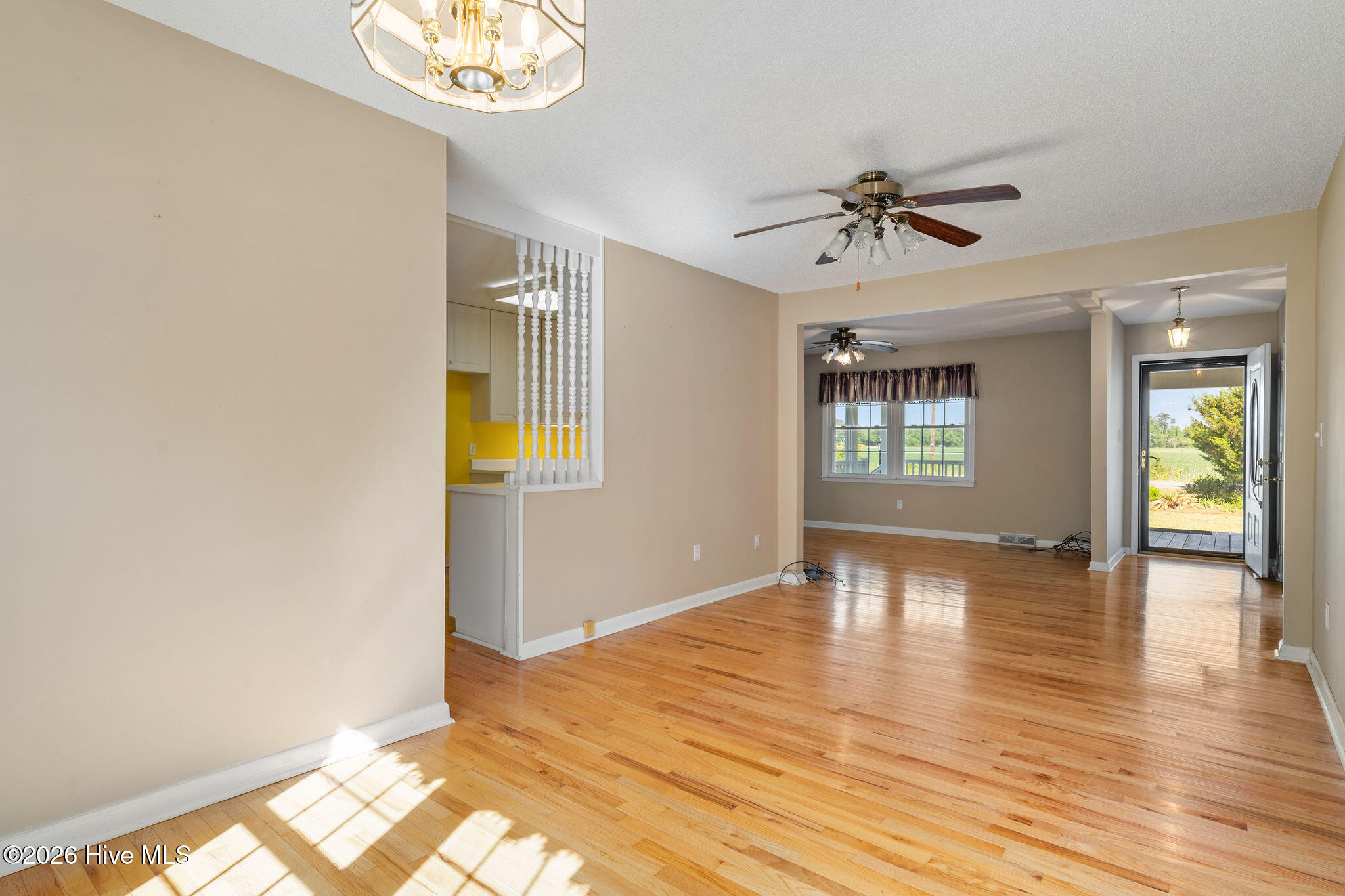 100568414 | Photo 10