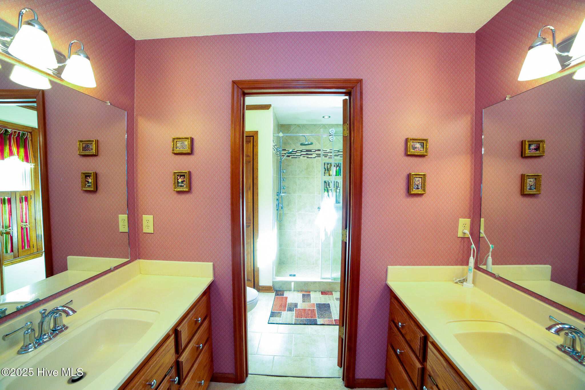 100545469 | Photo 31