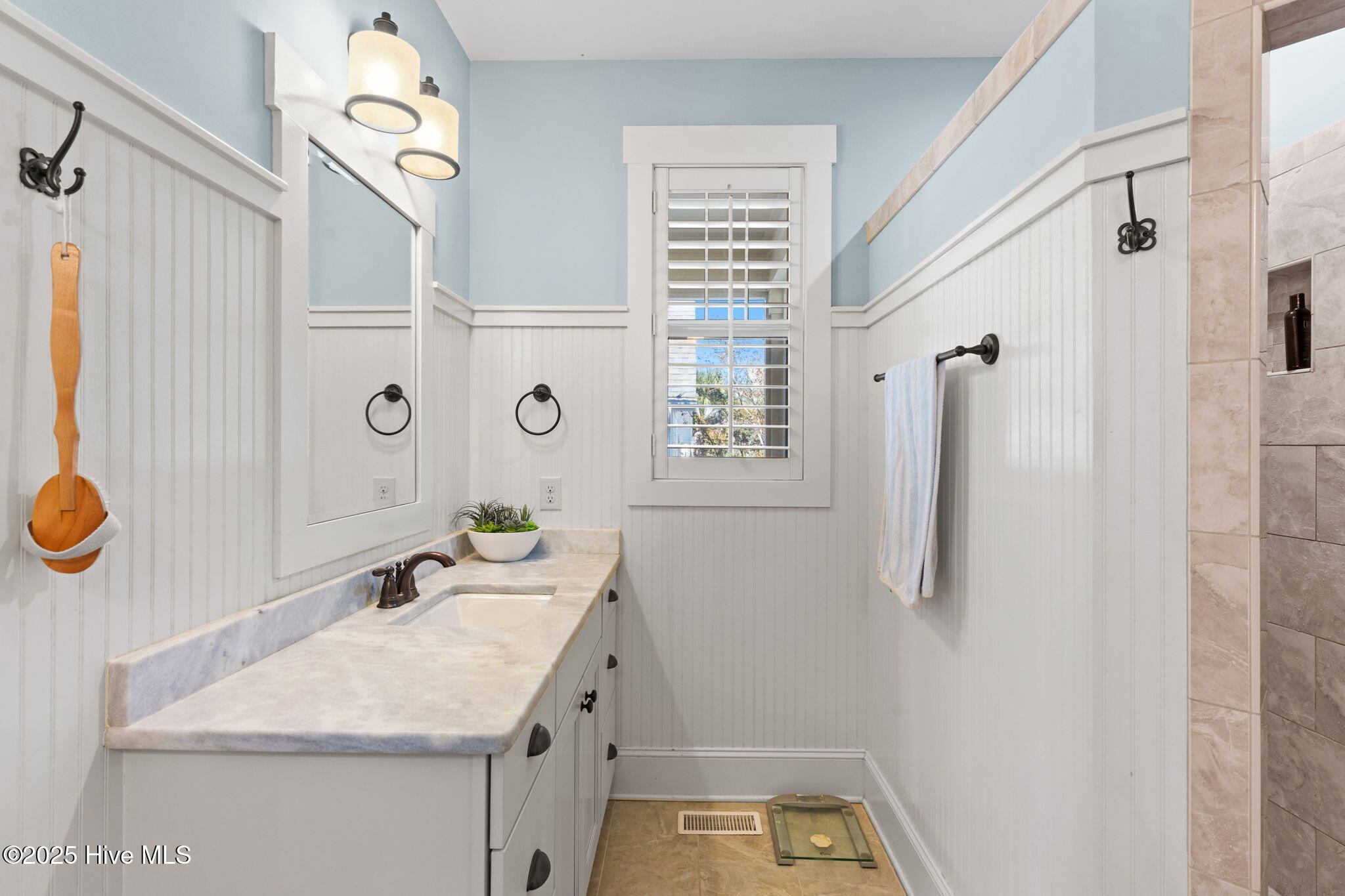 100536977 | Photo 25