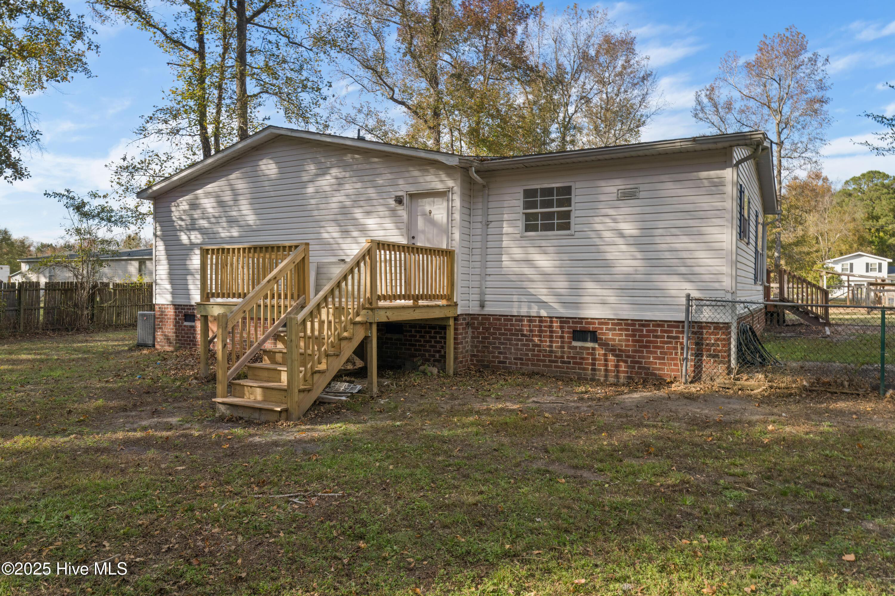 100541471 | Photo 33